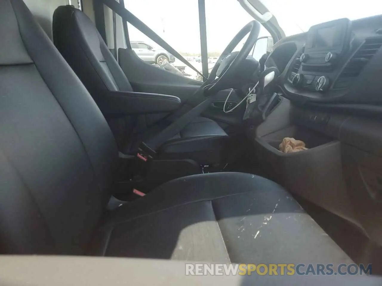 11 Photograph of a damaged car 1FTYE1Y83RKA09653 FORD TRANSIT 2024