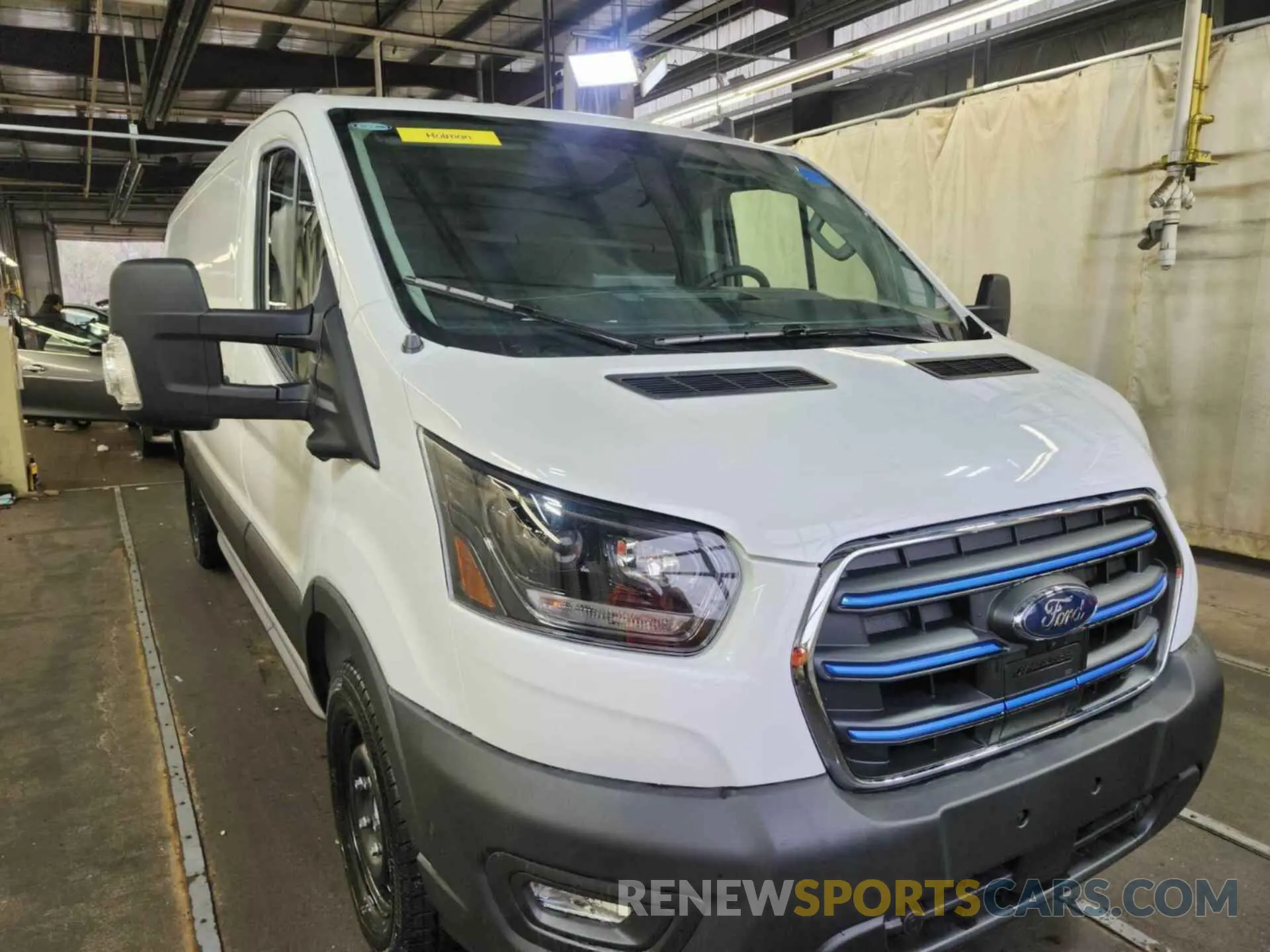19 Photograph of a damaged car 1FTBW1YM0SKA12998 FORD TRANSIT 2025