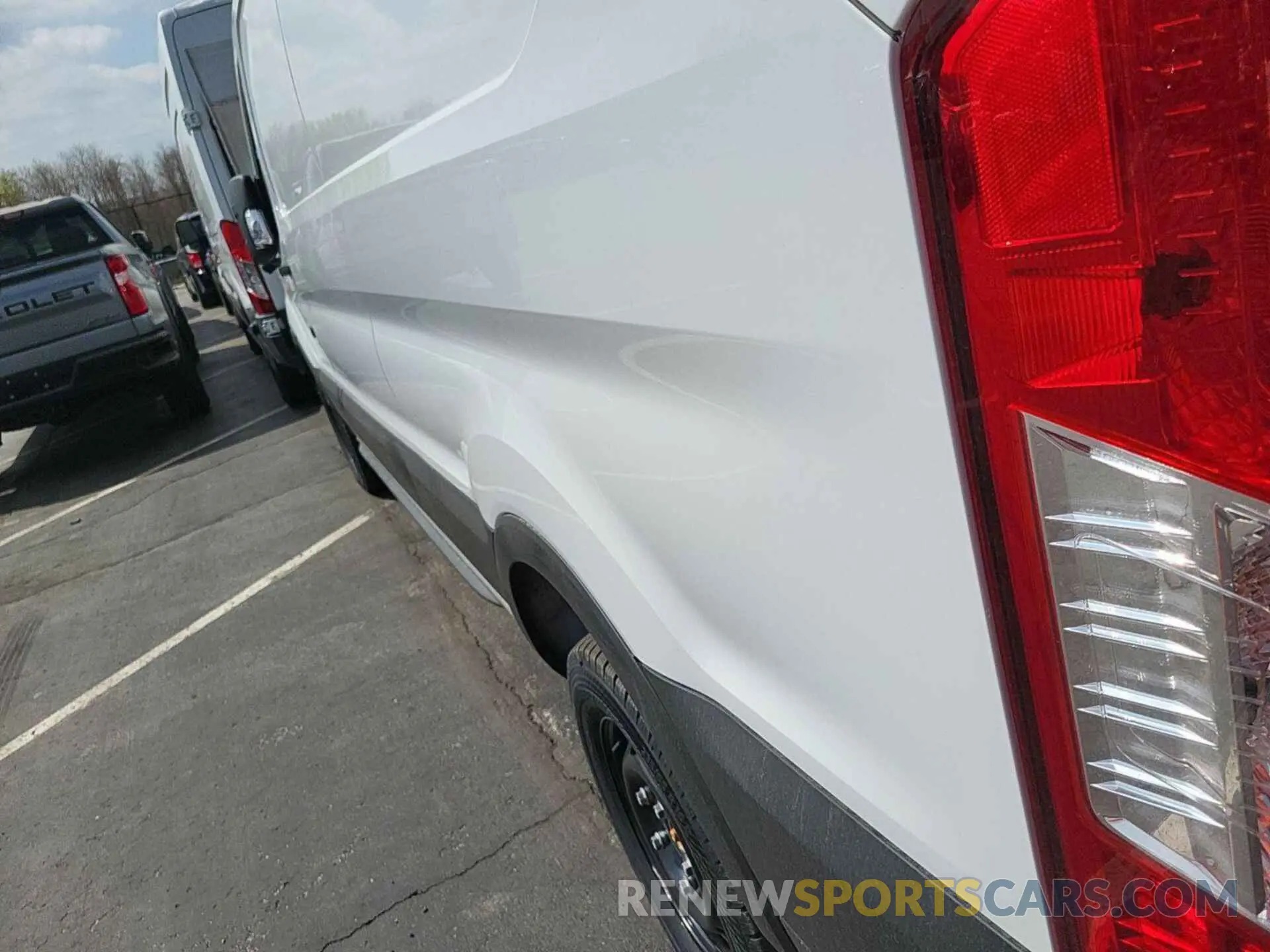 24 Photograph of a damaged car 1FTBW1YM0SKA12998 FORD TRANSIT 2025