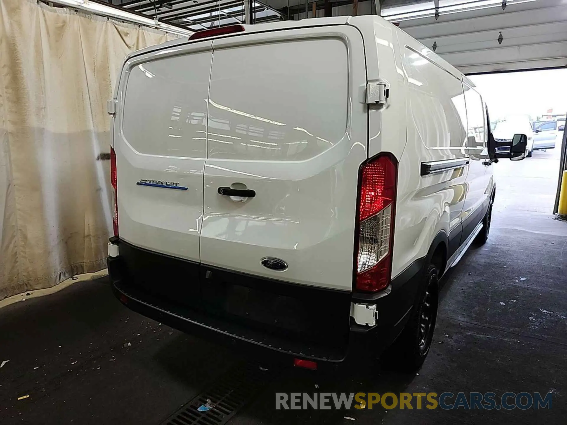 27 Photograph of a damaged car 1FTBW1YM0SKA13004 FORD TRANSIT 2025