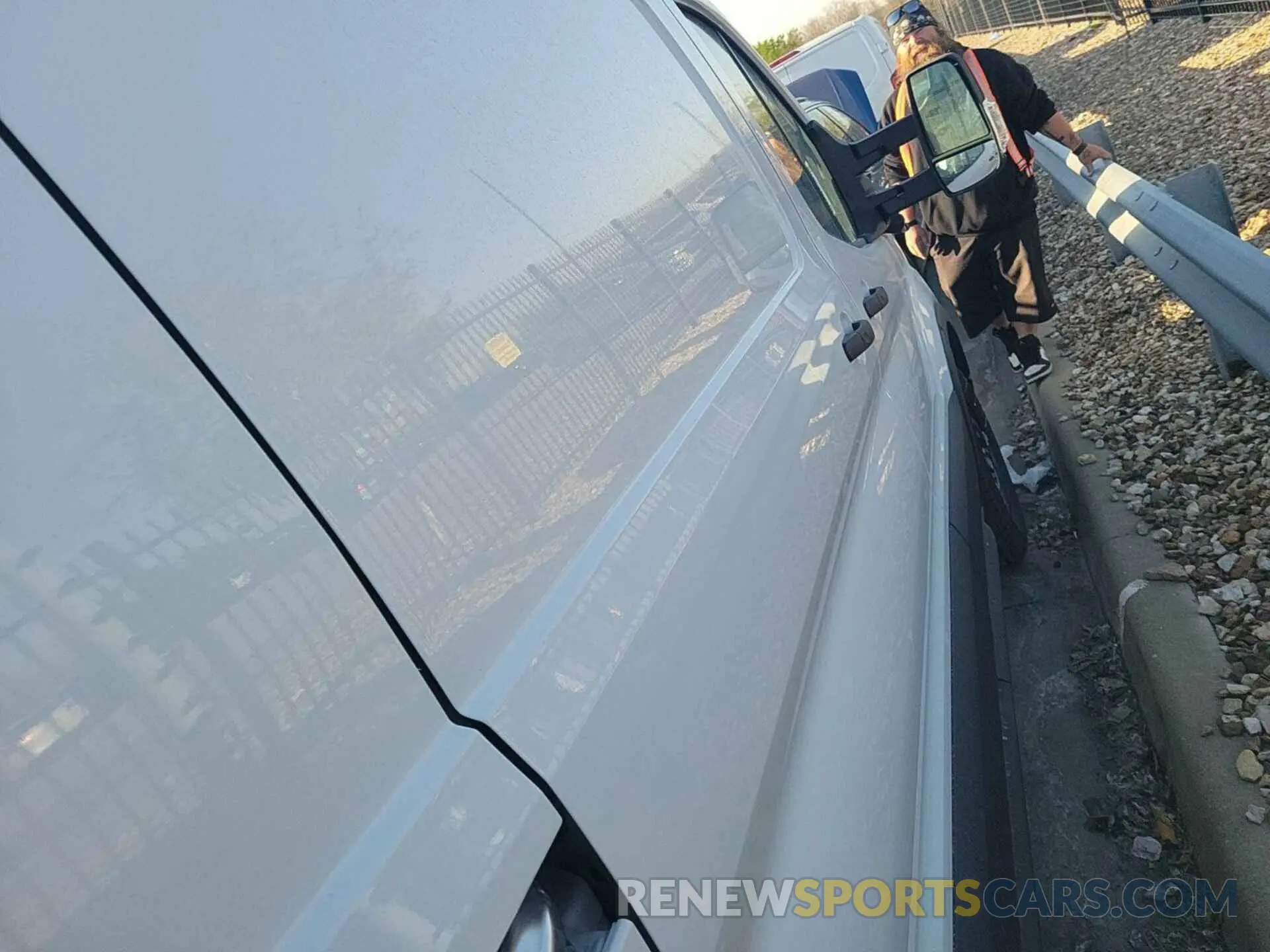 28 Photograph of a damaged car 1FTBW1YM0SKA13004 FORD TRANSIT 2025