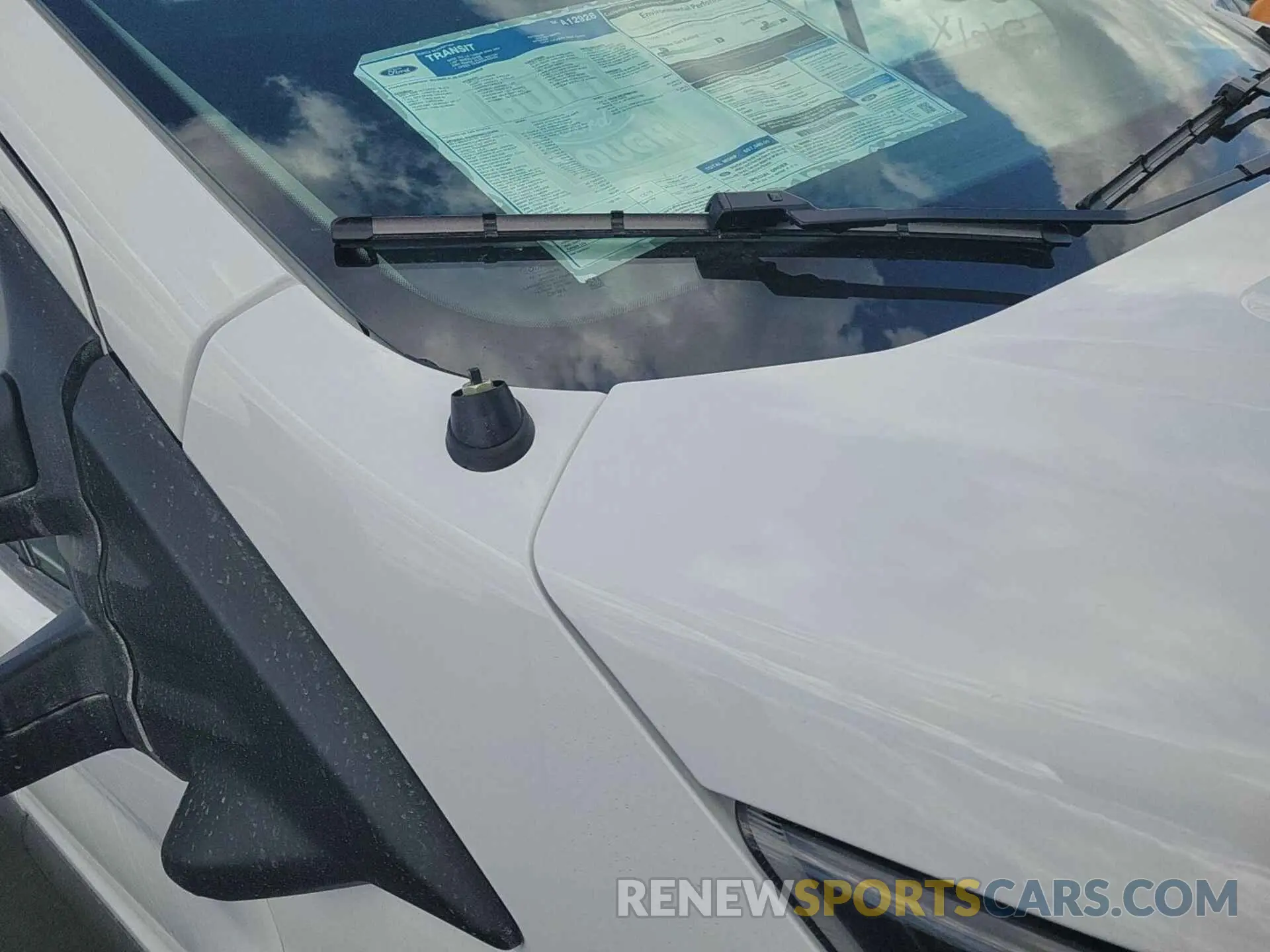 18 Photograph of a damaged car 1FTBW1YM1SKA12928 FORD TRANSIT 2025