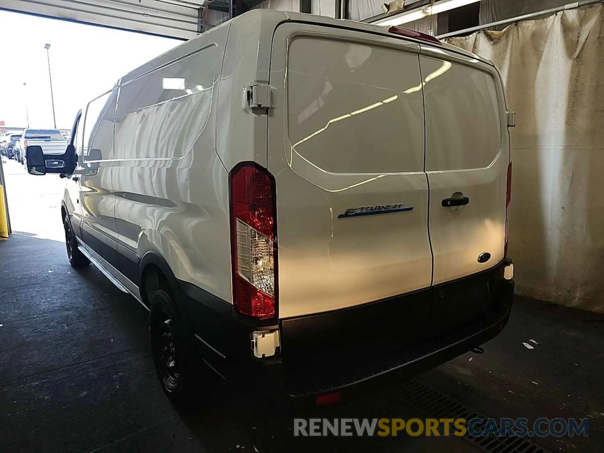 2 Photograph of a damaged car 1FTBW1YM1SKA12928 FORD TRANSIT 2025
