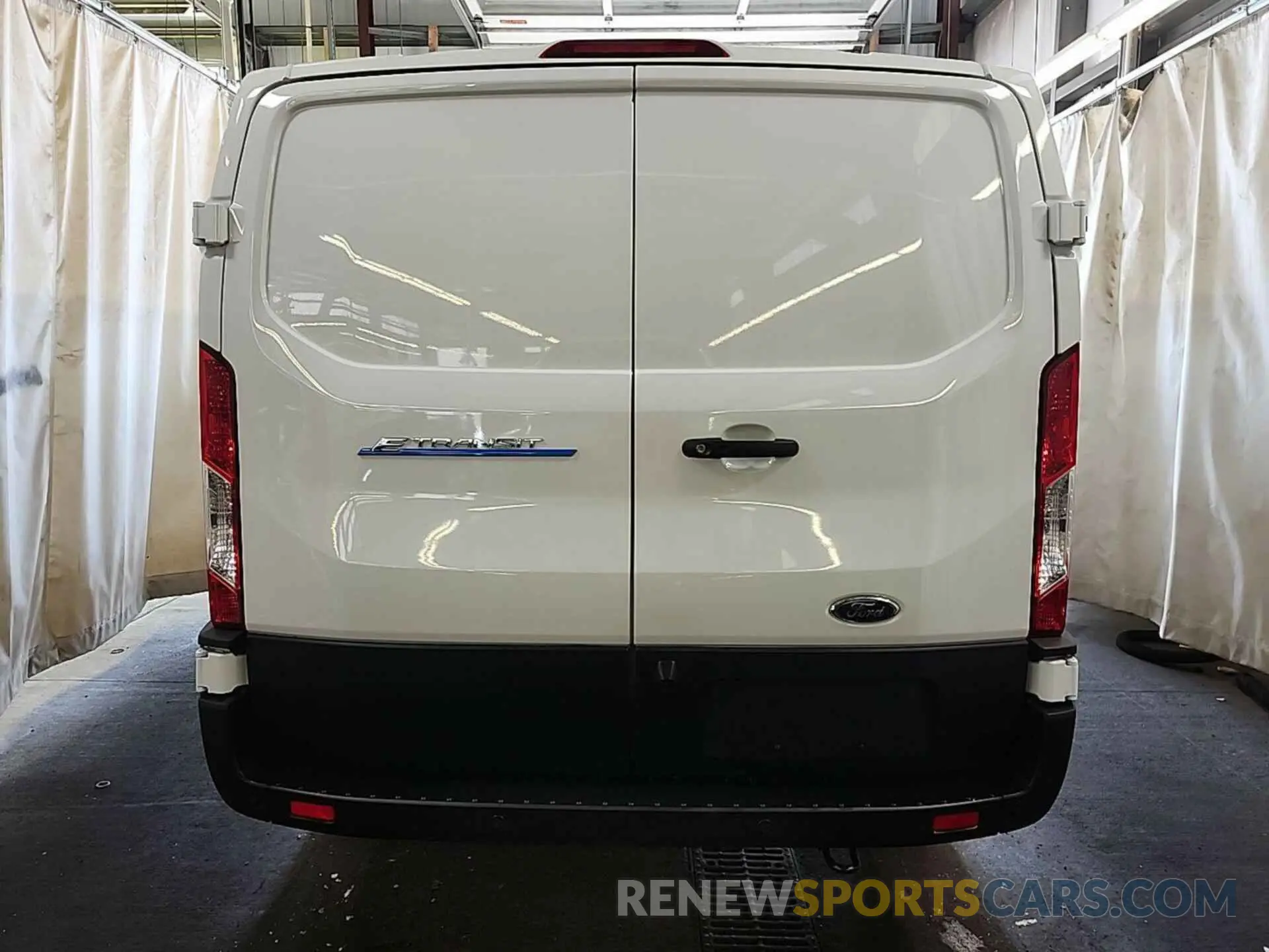 3 Photograph of a damaged car 1FTBW1YM1SKA12928 FORD TRANSIT 2025