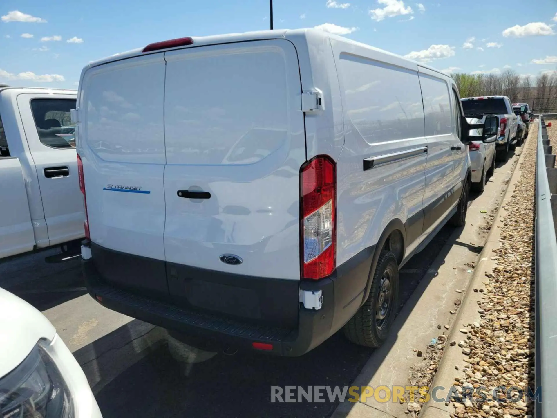 4 Photograph of a damaged car 1FTBW1YM2SKA13019 FORD TRANSIT 2025