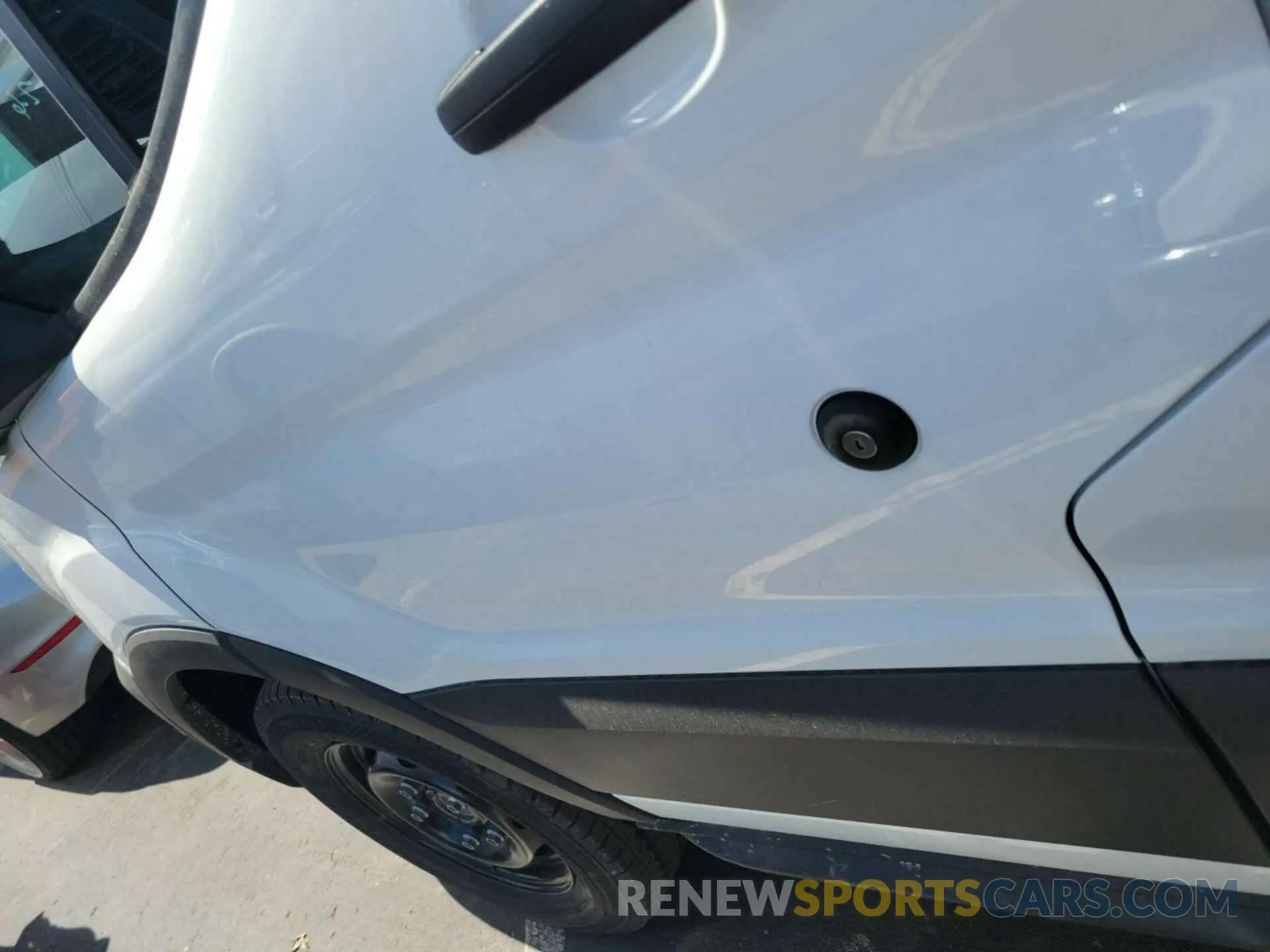 9 Photograph of a damaged car 1FTBW1YM2SKA13019 FORD TRANSIT 2025