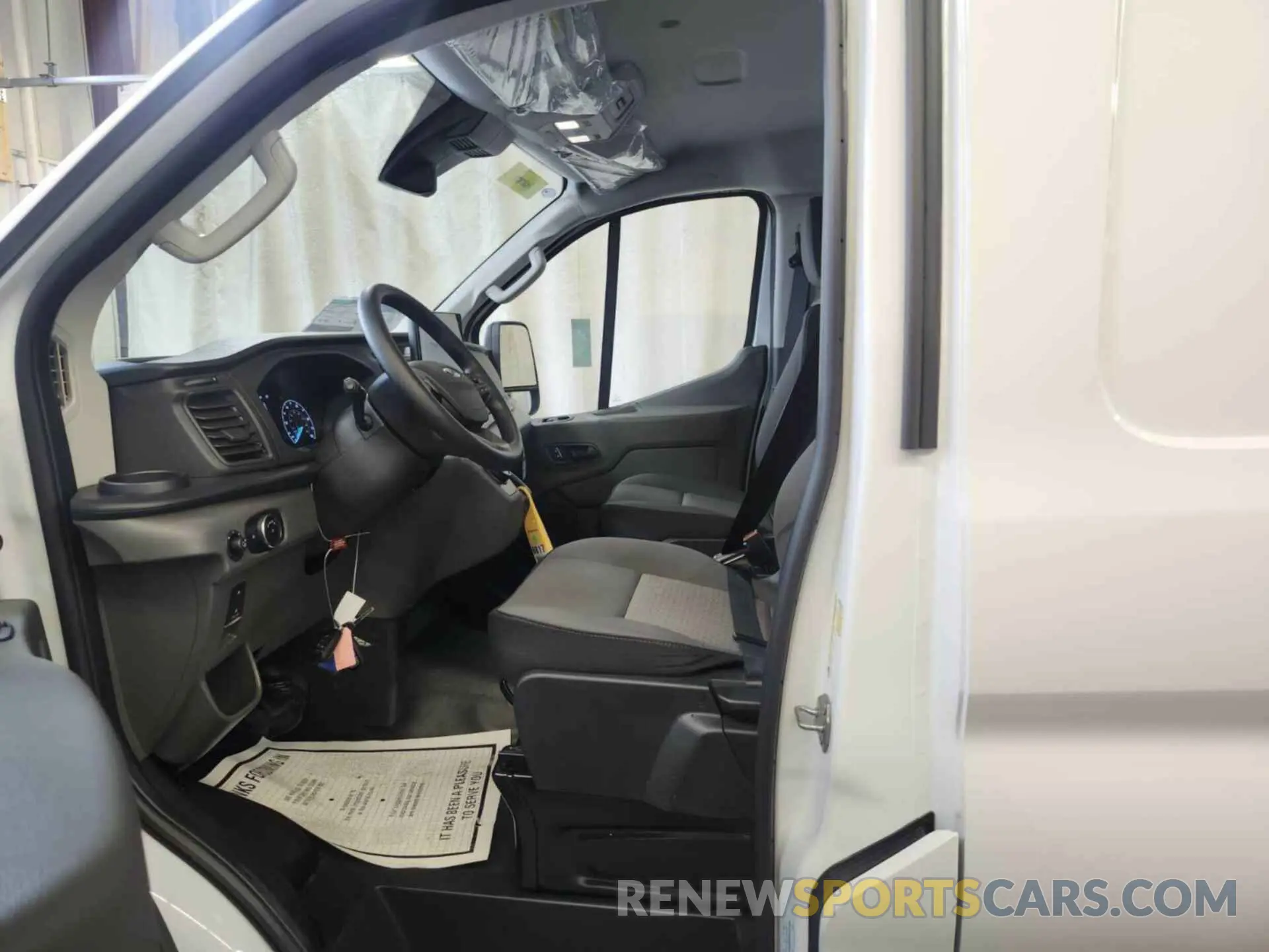 16 Photograph of a damaged car 1FTBW1YM2SKA13067 FORD TRANSIT 2025