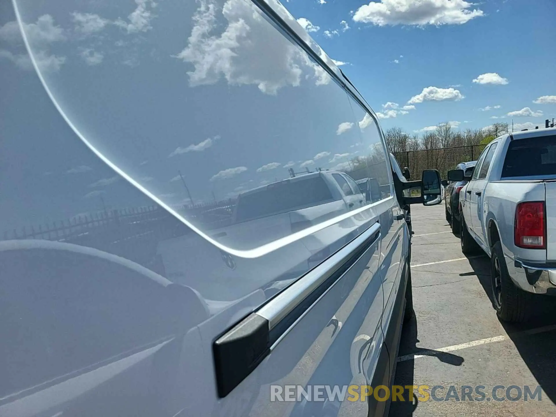 9 Photograph of a damaged car 1FTBW1YM2SKA13067 FORD TRANSIT 2025