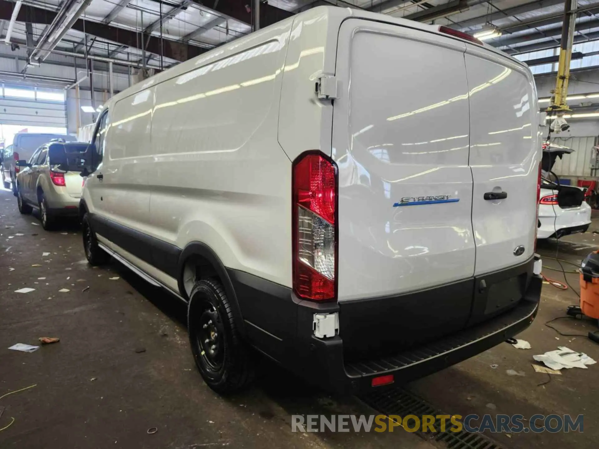 4 Photograph of a damaged car 1FTBW1YM5SKA13001 FORD TRANSIT 2025
