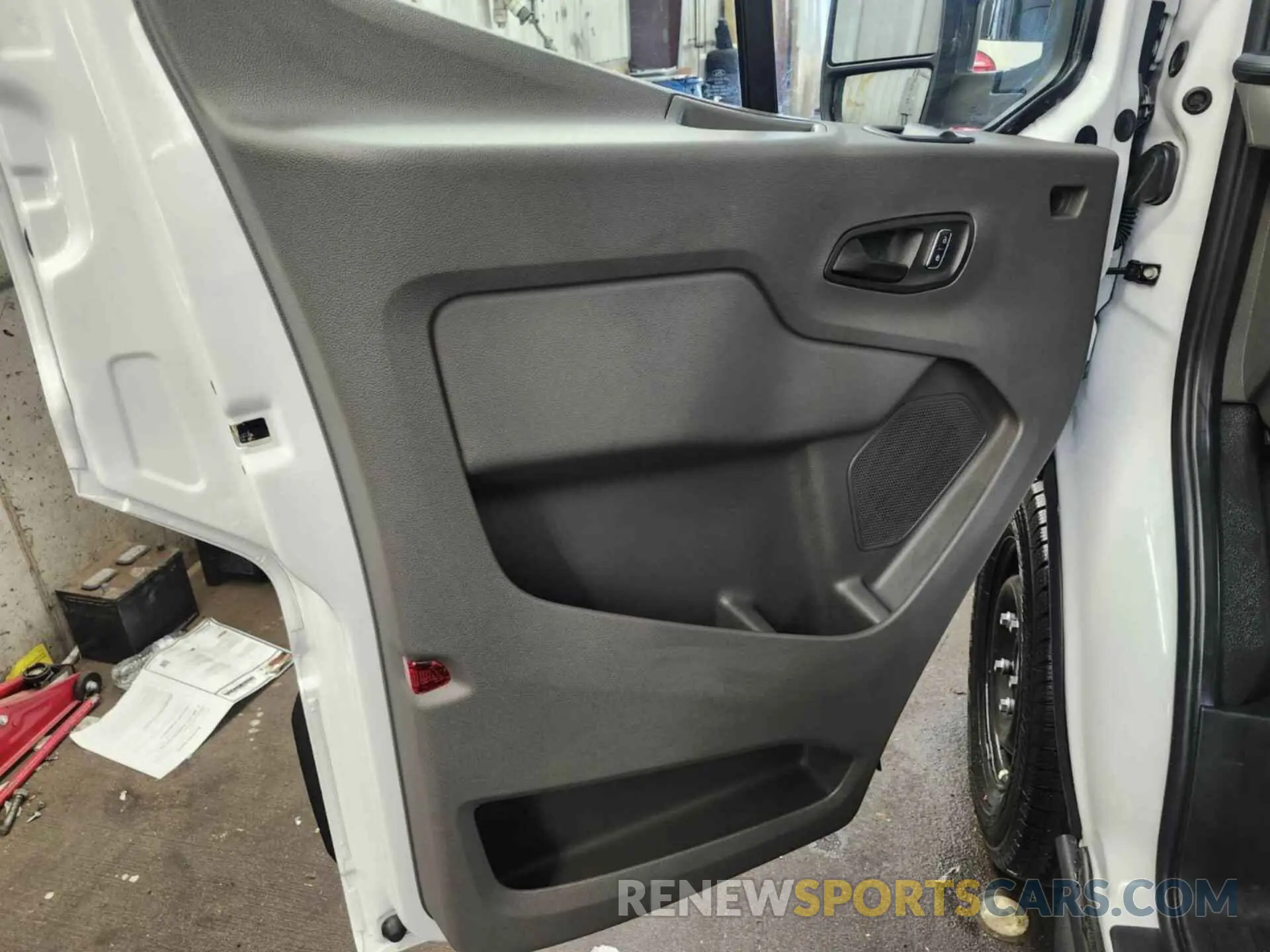 8 Photograph of a damaged car 1FTBW1YM5SKA13001 FORD TRANSIT 2025