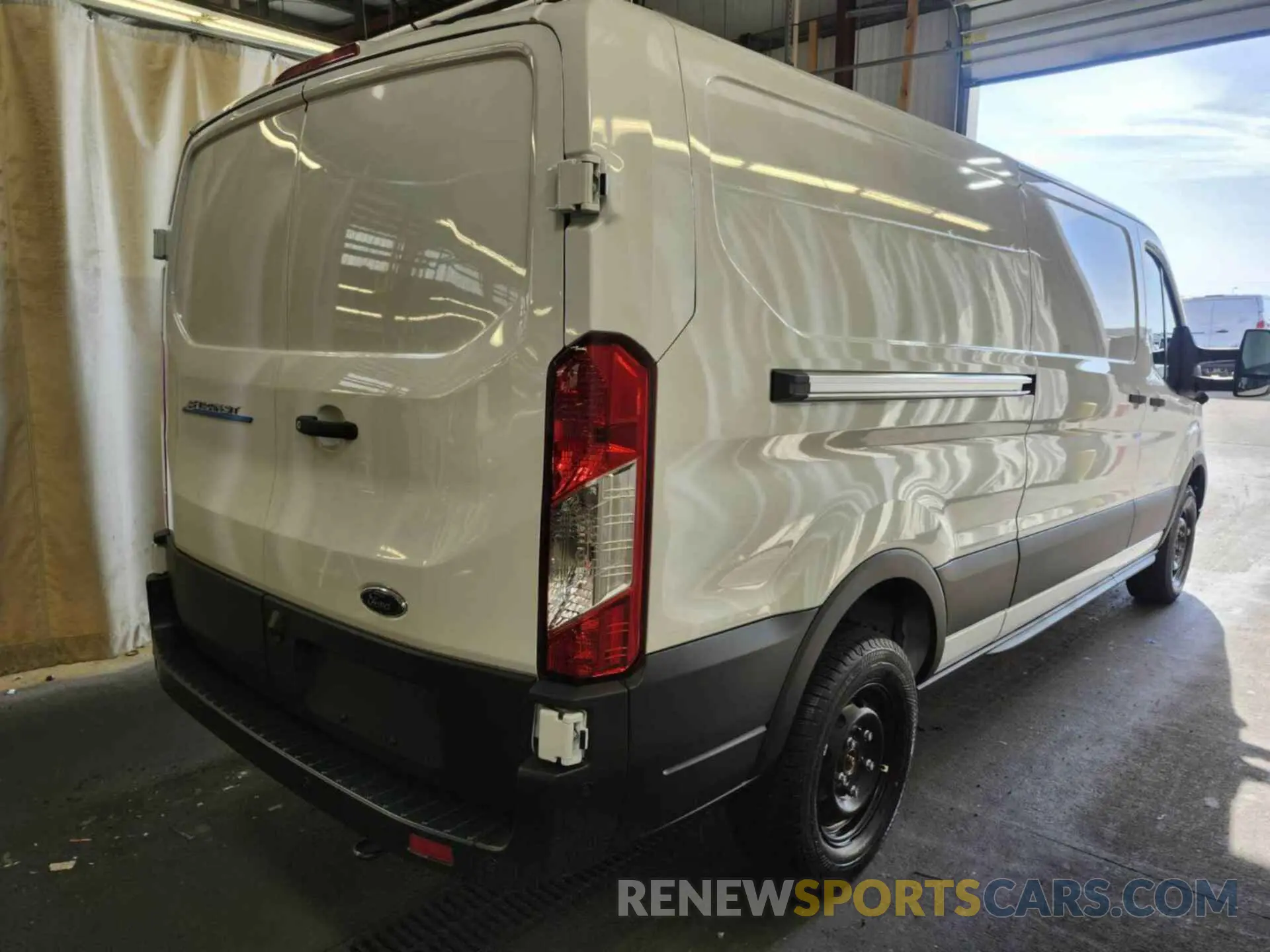 11 Photograph of a damaged car 1FTBW1YM5SKA13046 FORD TRANSIT 2025