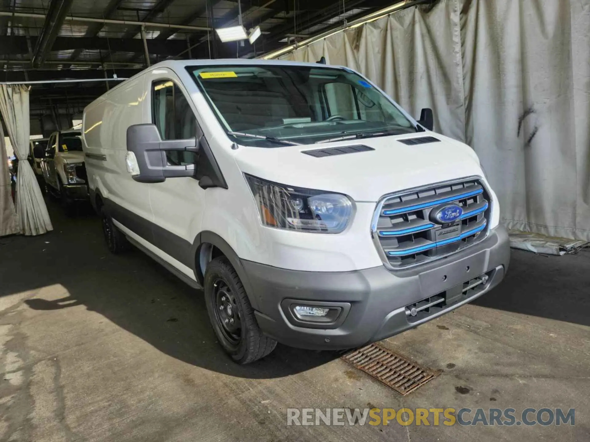 19 Photograph of a damaged car 1FTBW1YM5SKA13046 FORD TRANSIT 2025