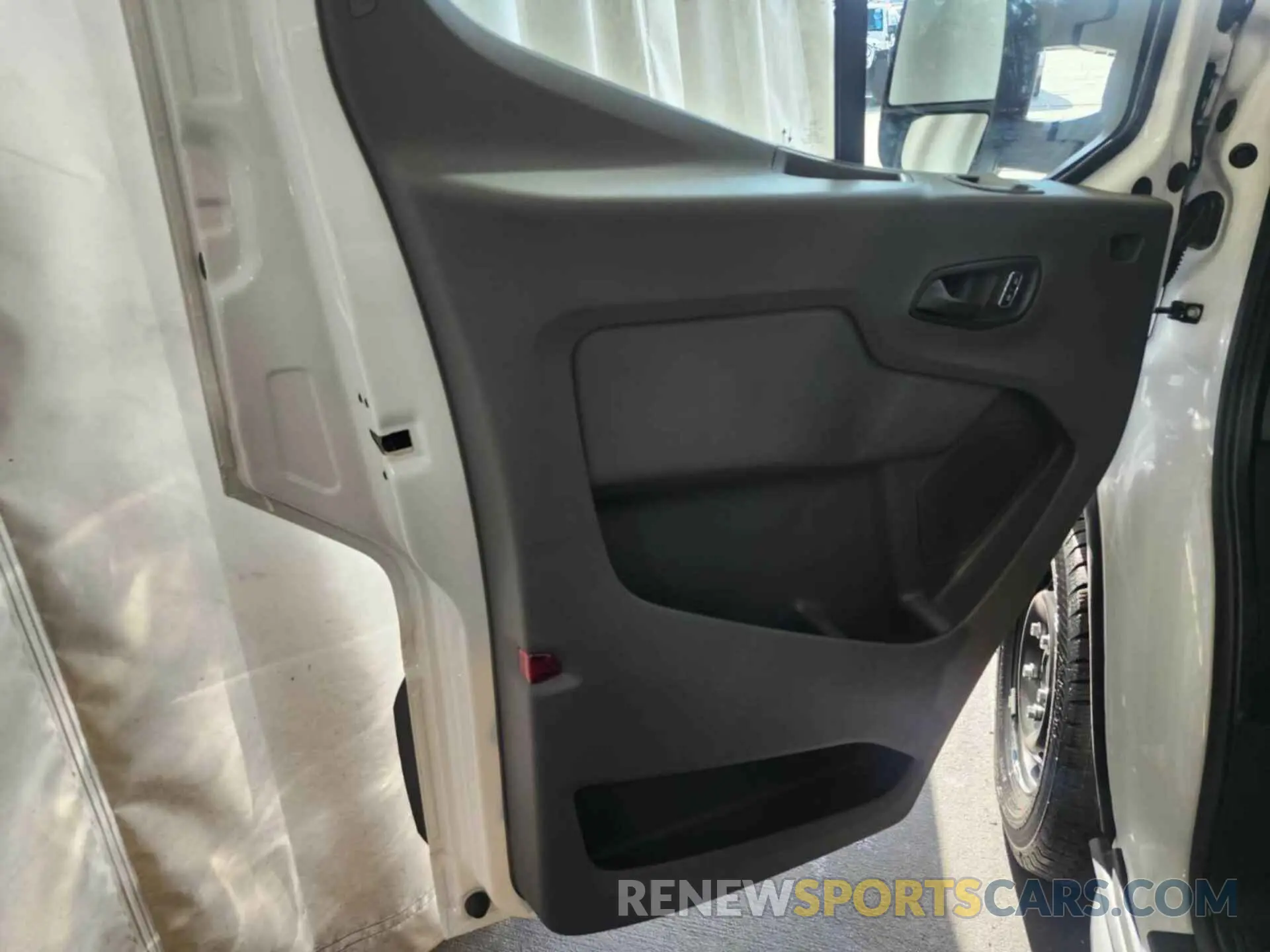 2 Photograph of a damaged car 1FTBW1YM6SKA13038 FORD TRANSIT 2025