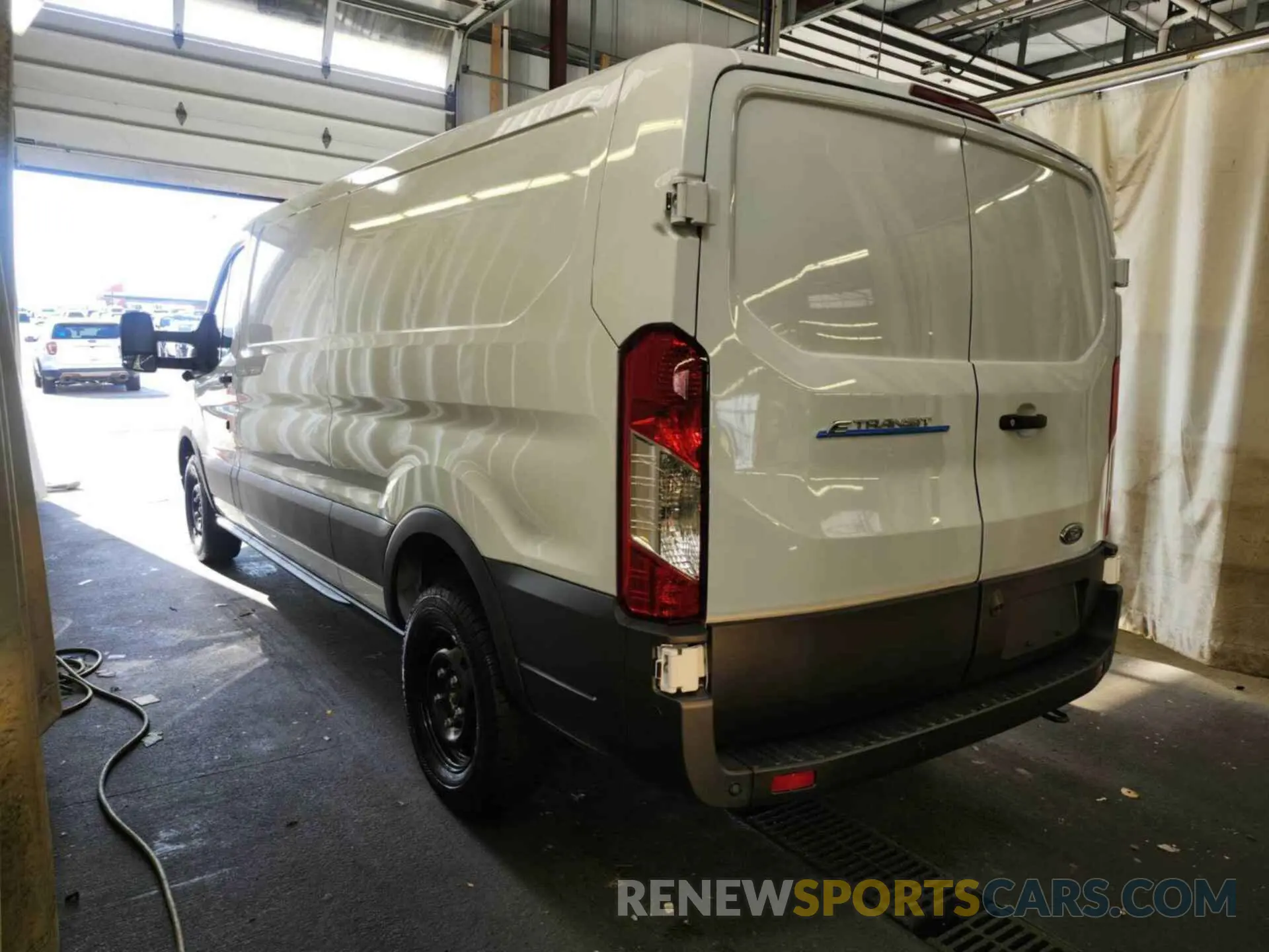 3 Photograph of a damaged car 1FTBW1YM6SKA13038 FORD TRANSIT 2025