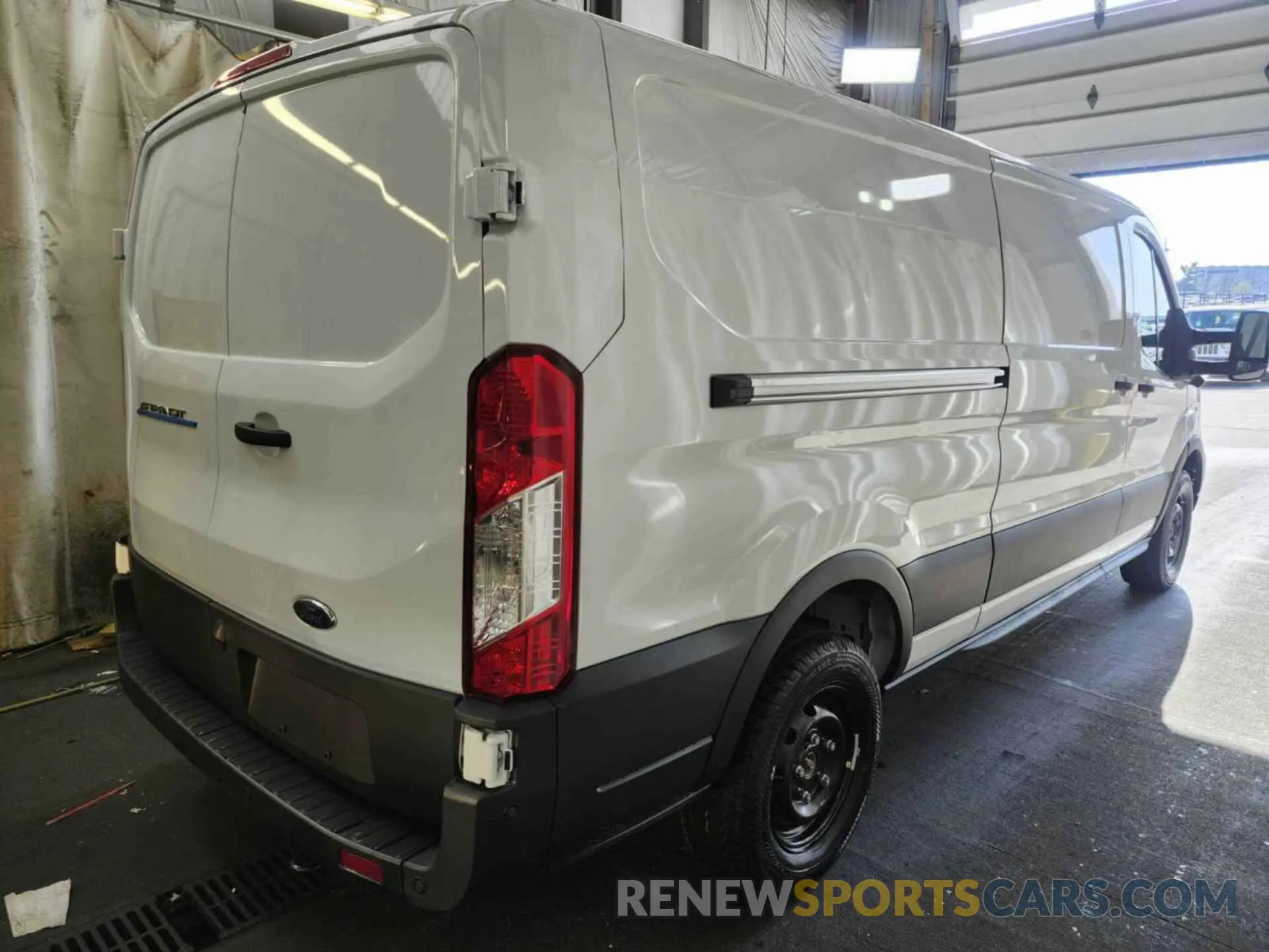 5 Photograph of a damaged car 1FTBW1YM6SKA13038 FORD TRANSIT 2025