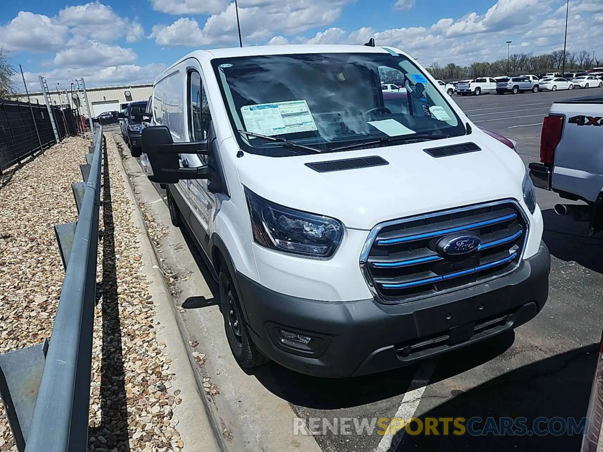 3 Photograph of a damaged car 1FTBW1YM8SKA12957 FORD TRANSIT 2025