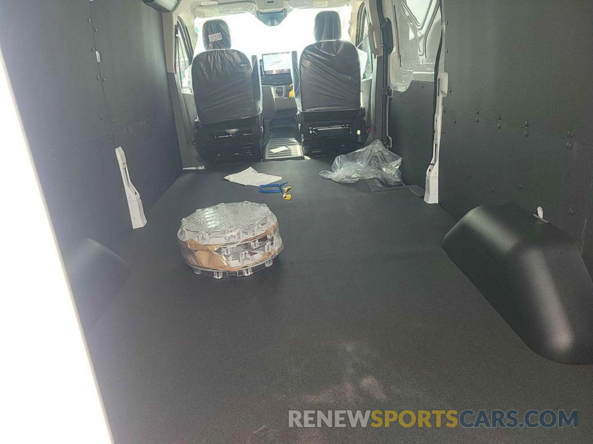 19 Photograph of a damaged car 1FTBW1YM9SKA12952 FORD TRANSIT 2025