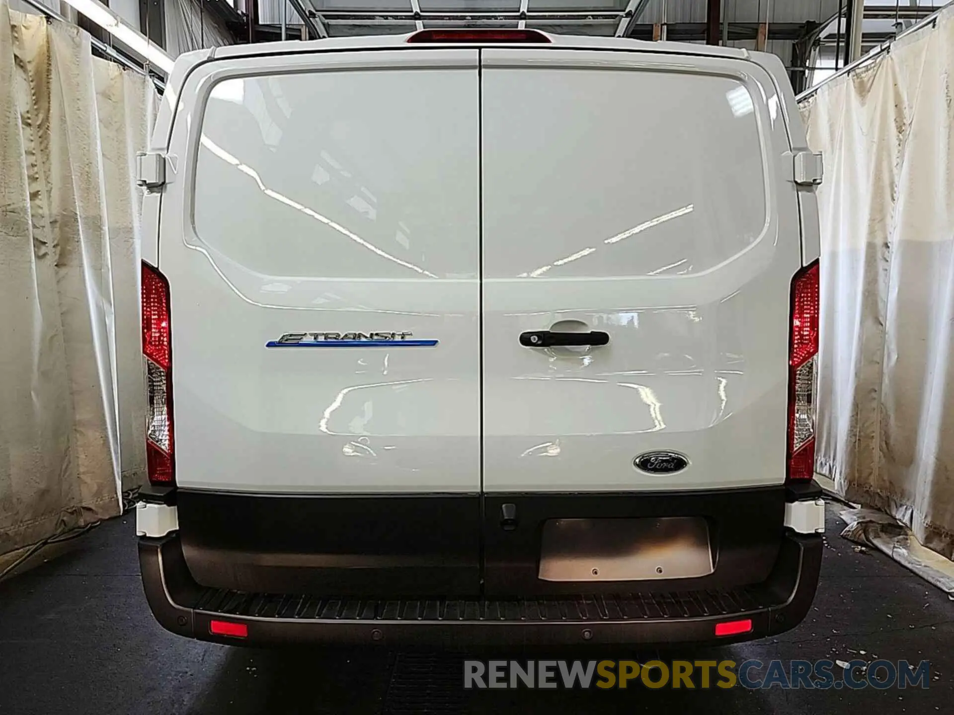 3 Photograph of a damaged car 1FTBW1YMXSKA13043 FORD TRANSIT 2025