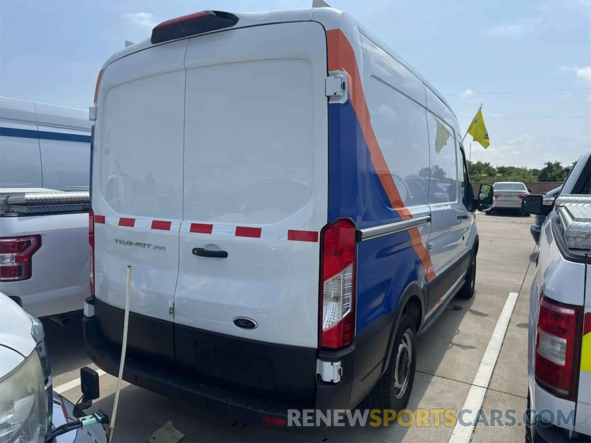 19 Photograph of a damaged car 1FTYR1CM1KKA80395 FORD TRANSIT-250 2019