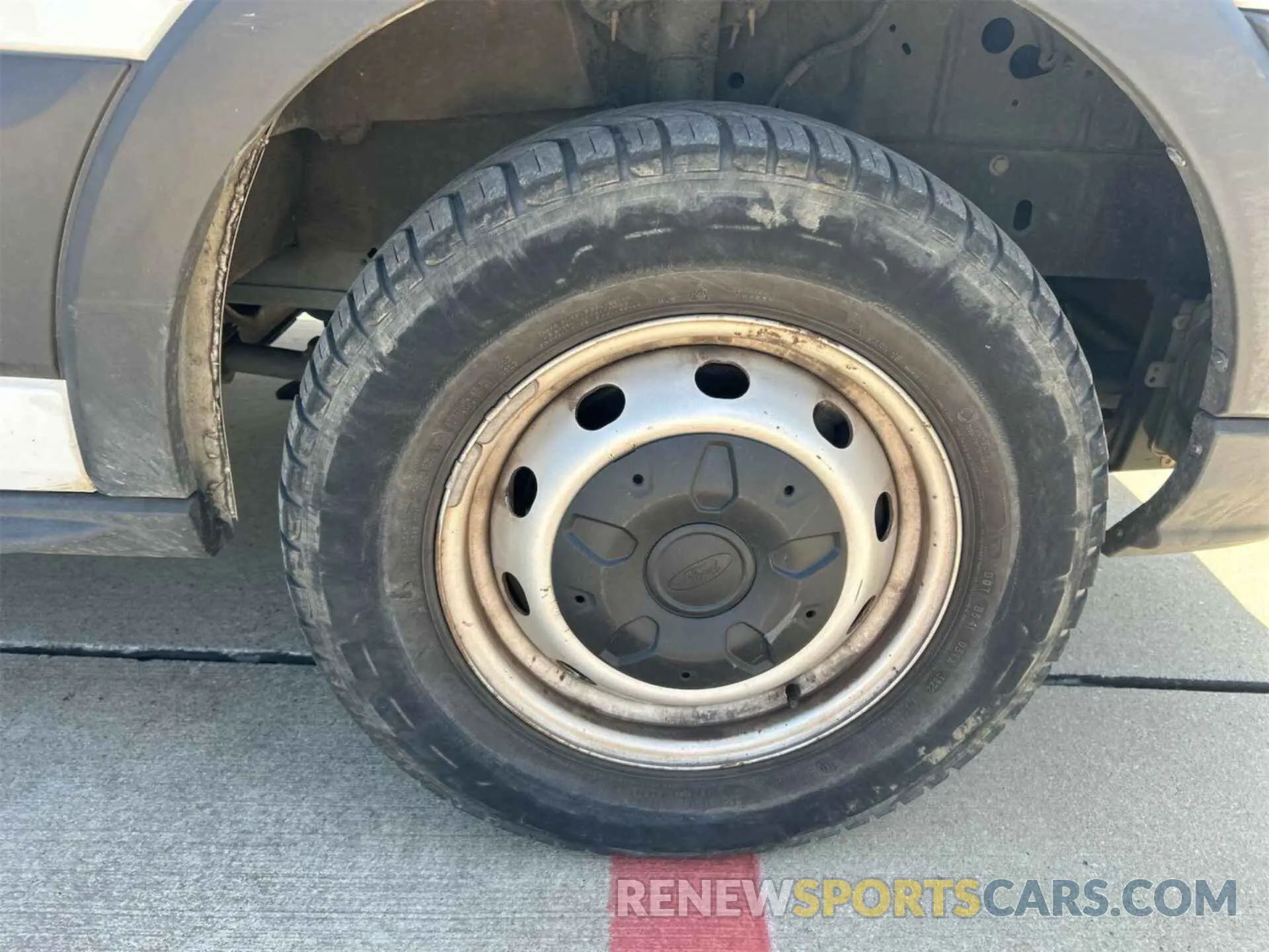 4 Photograph of a damaged car 1FTYR1CM1KKA80395 FORD TRANSIT-250 2019