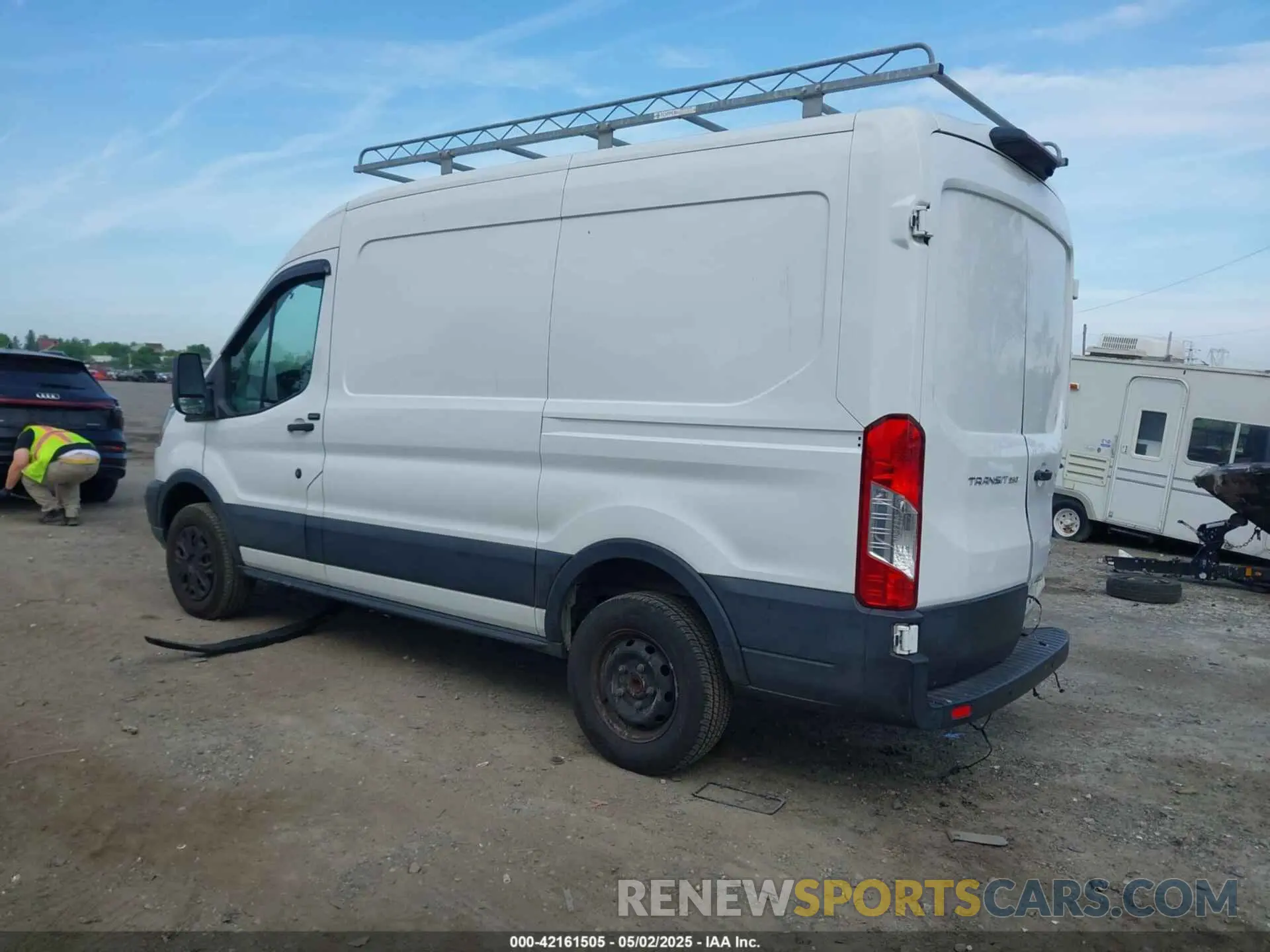 3 Photograph of a damaged car 1FTYR1CM2KKA03941 FORD TRANSIT-250 2019
