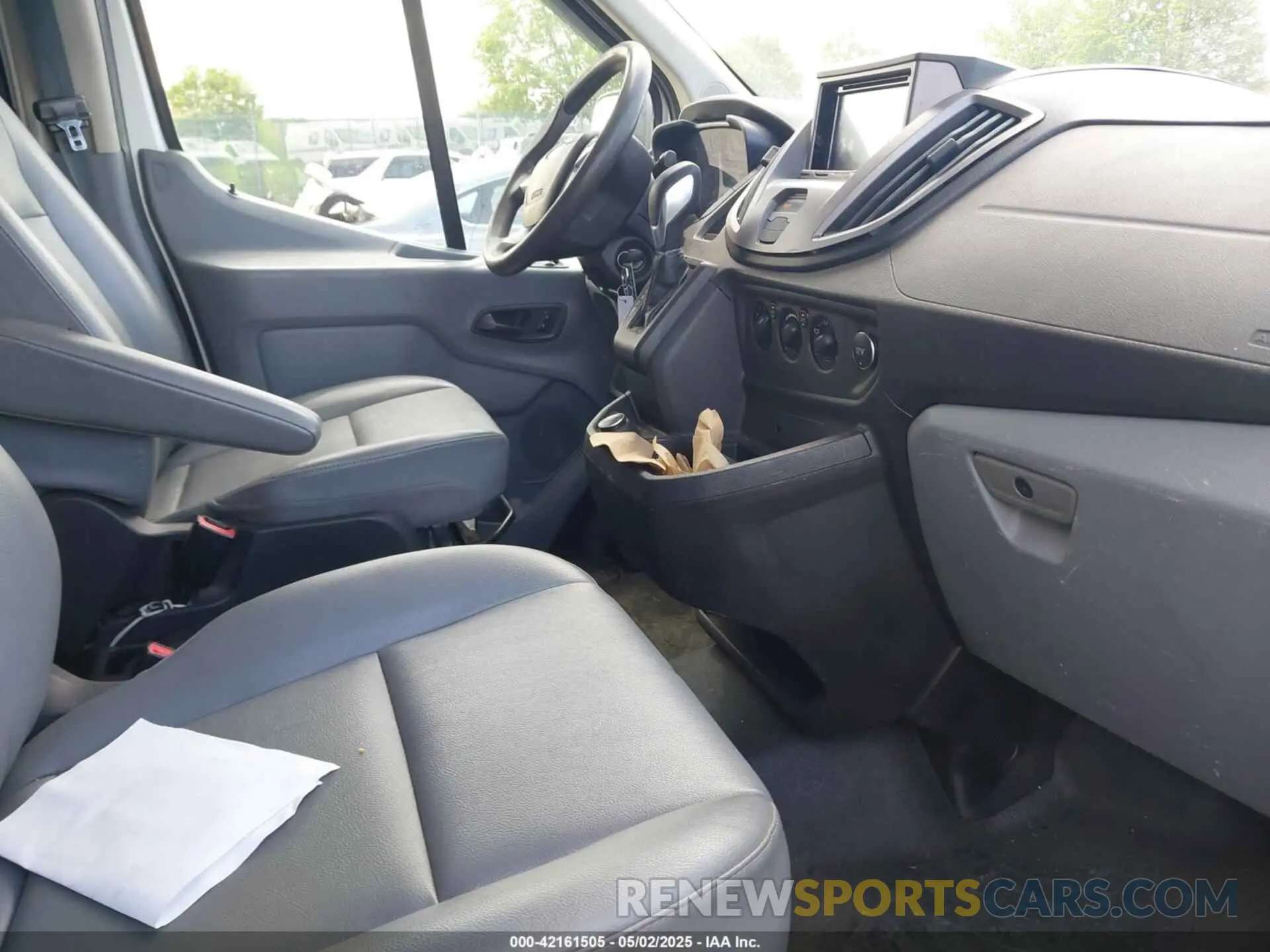 5 Photograph of a damaged car 1FTYR1CM2KKA03941 FORD TRANSIT-250 2019