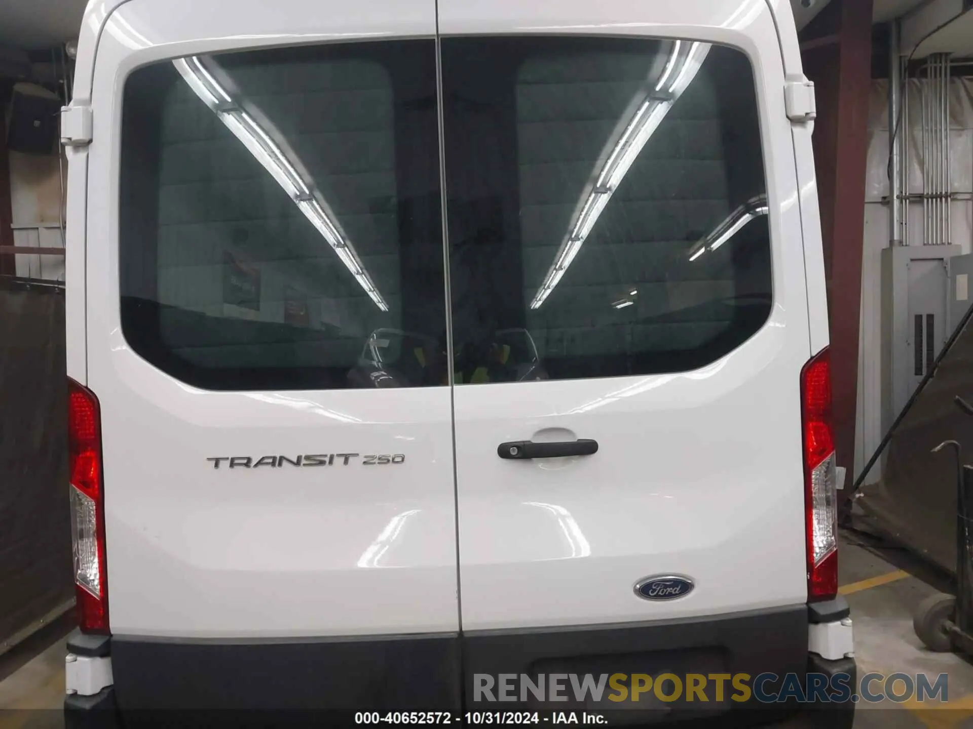 16 Photograph of a damaged car 1FTYR1CM4KKA00653 FORD TRANSIT-250 2019