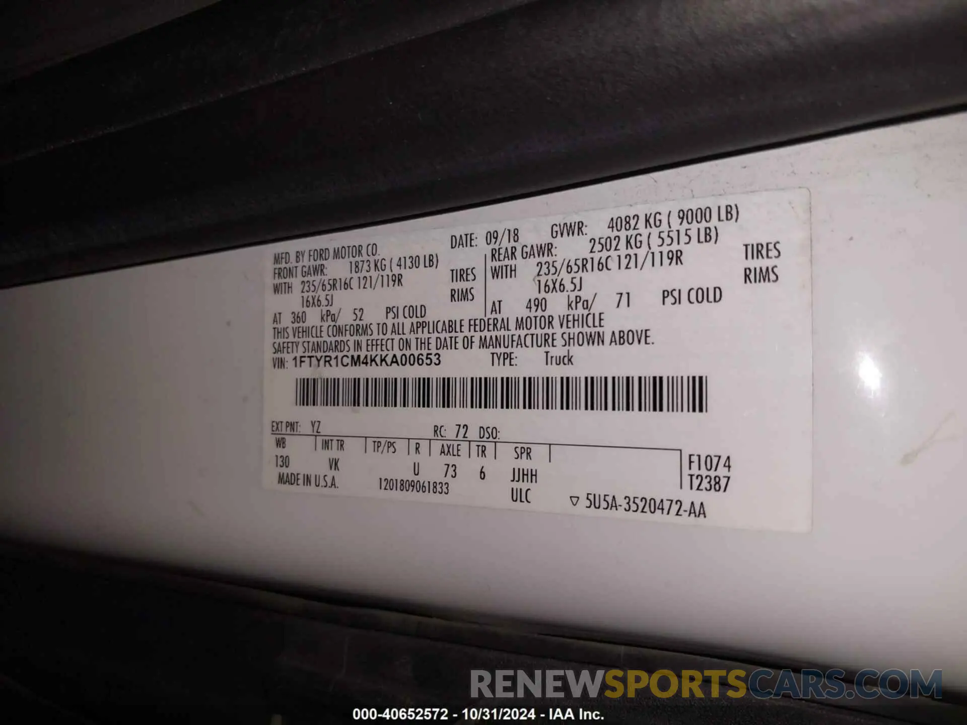 9 Photograph of a damaged car 1FTYR1CM4KKA00653 FORD TRANSIT-250 2019