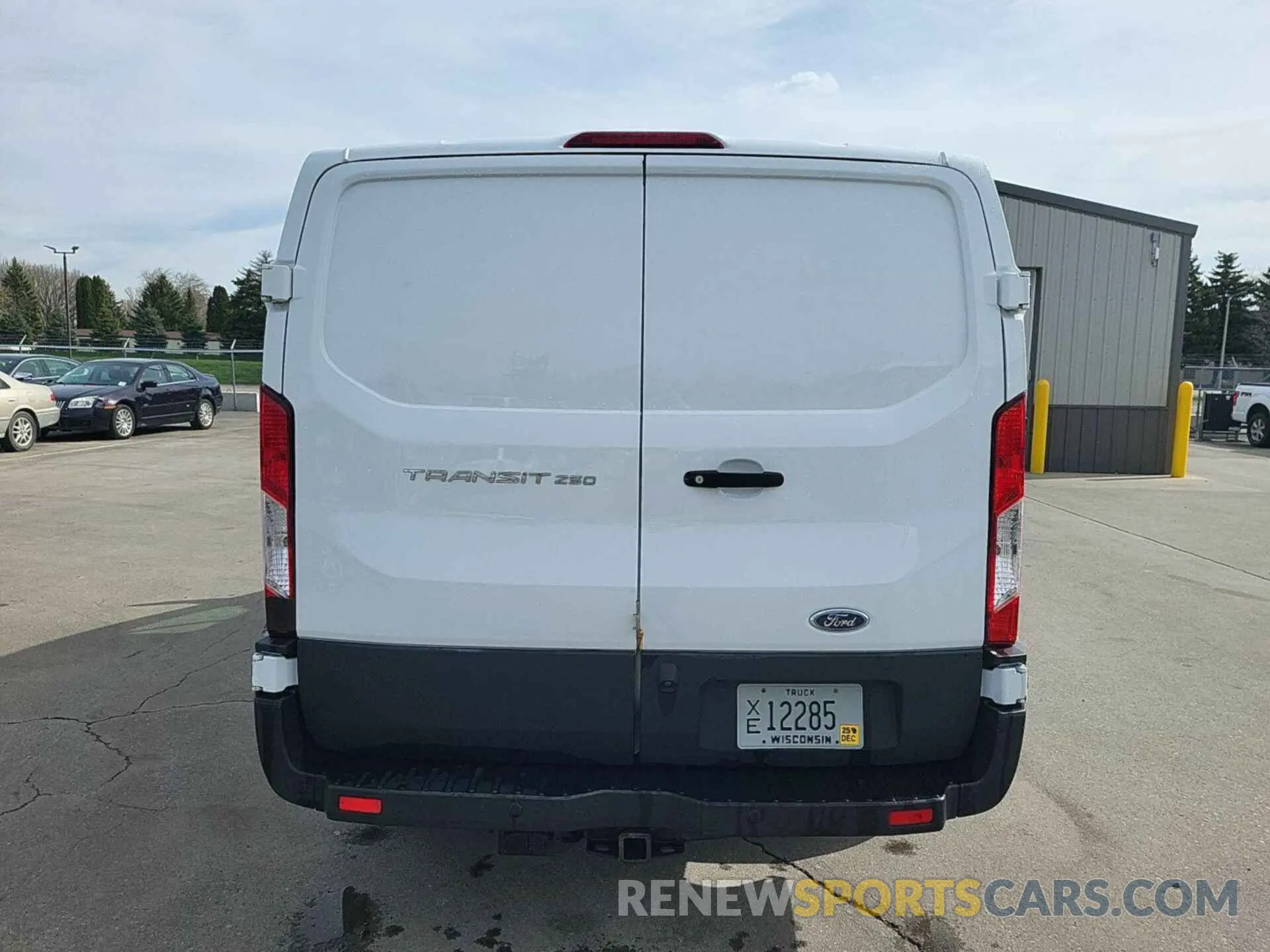 31 Photograph of a damaged car 1FTYR1YG0KKB40153 FORD TRANSIT-250 2019