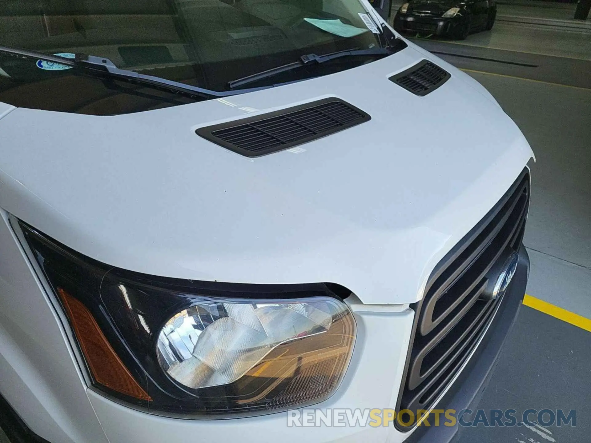 17 Photograph of a damaged car 1FTYR1YG2KKA40832 FORD TRANSIT-250 2019