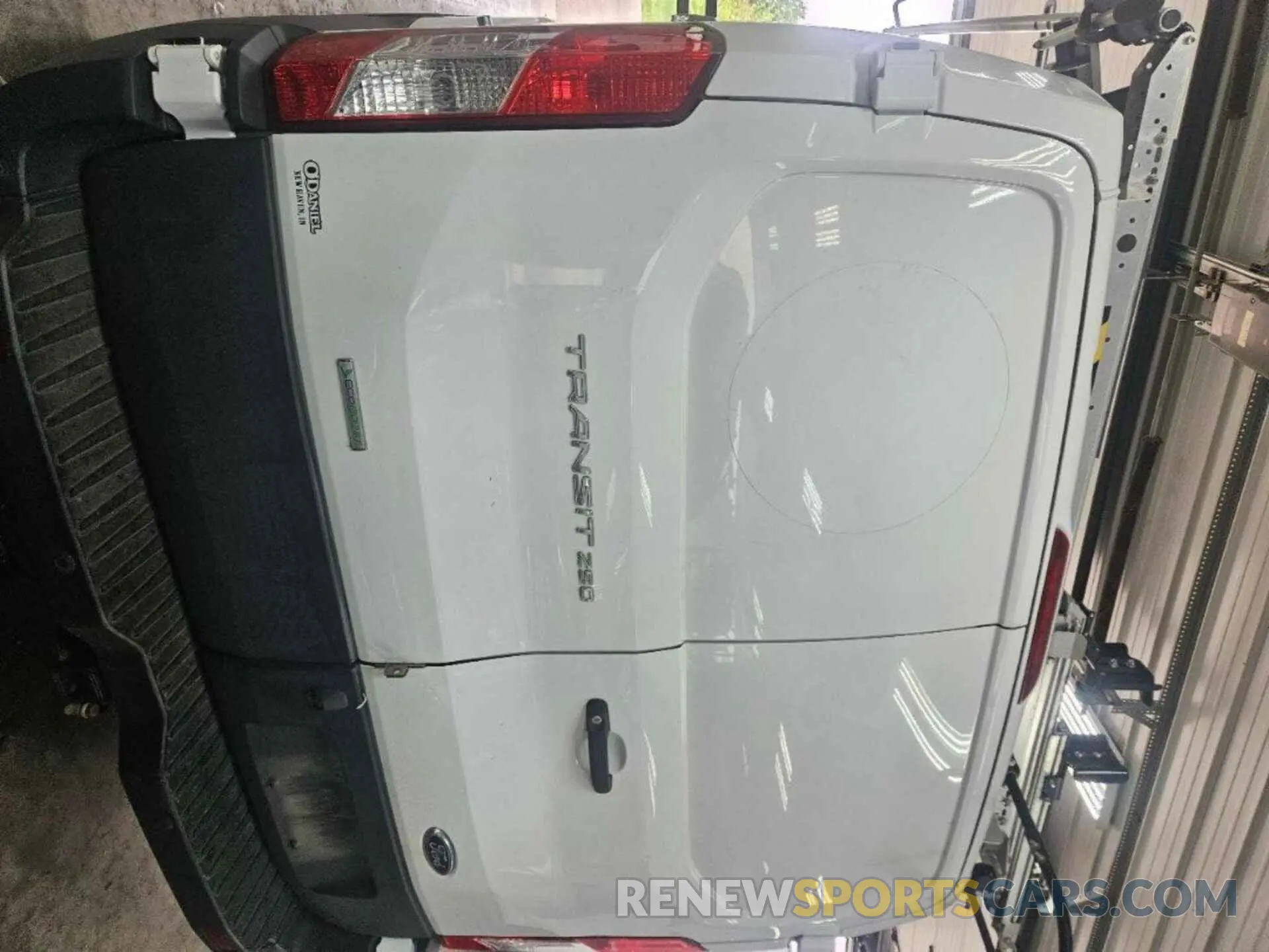 28 Photograph of a damaged car 1FTYR1YG2KKA40832 FORD TRANSIT-250 2019