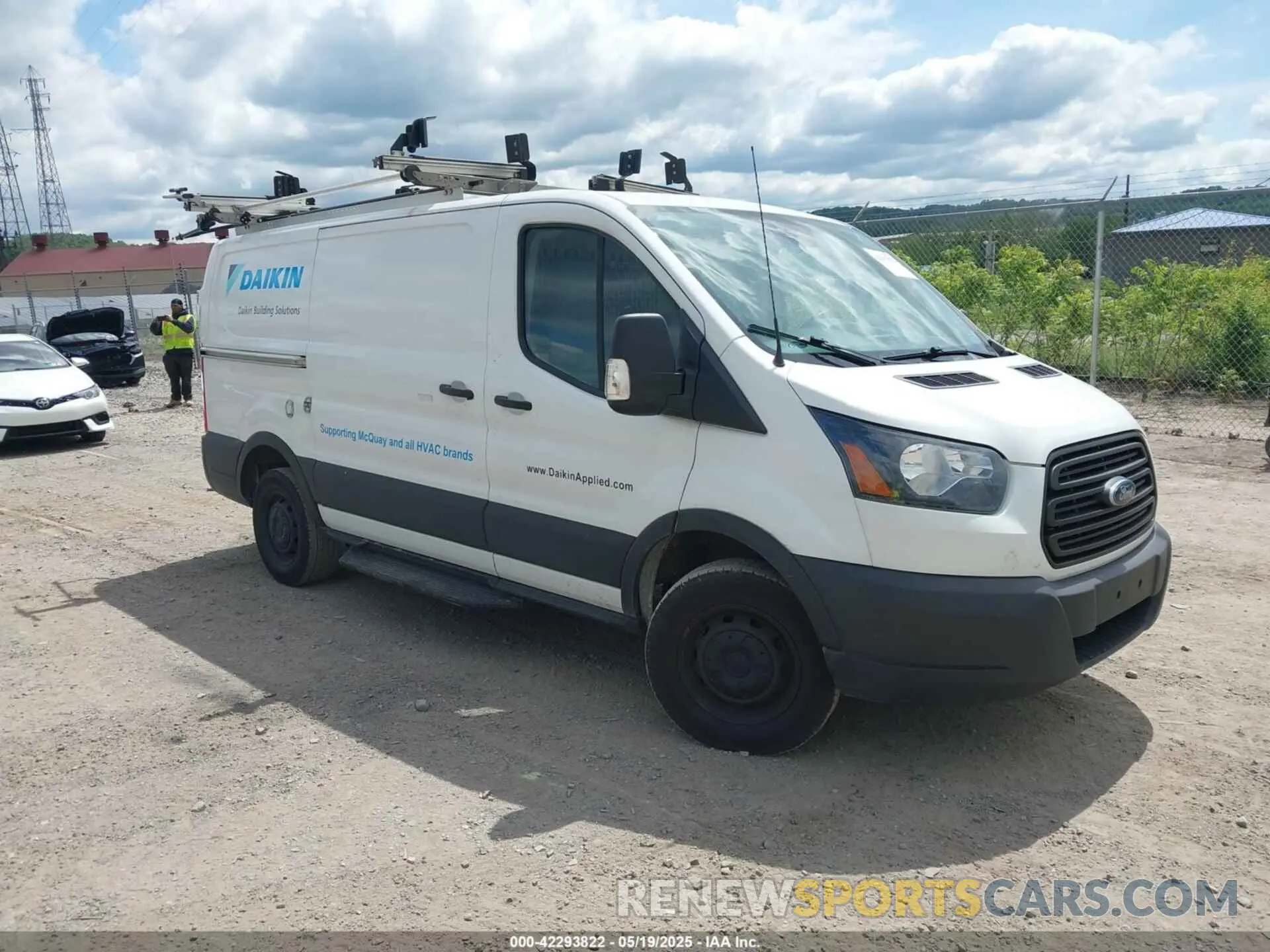 1 Photograph of a damaged car 1FTYR1YG3KKB67475 FORD TRANSIT-250 2019