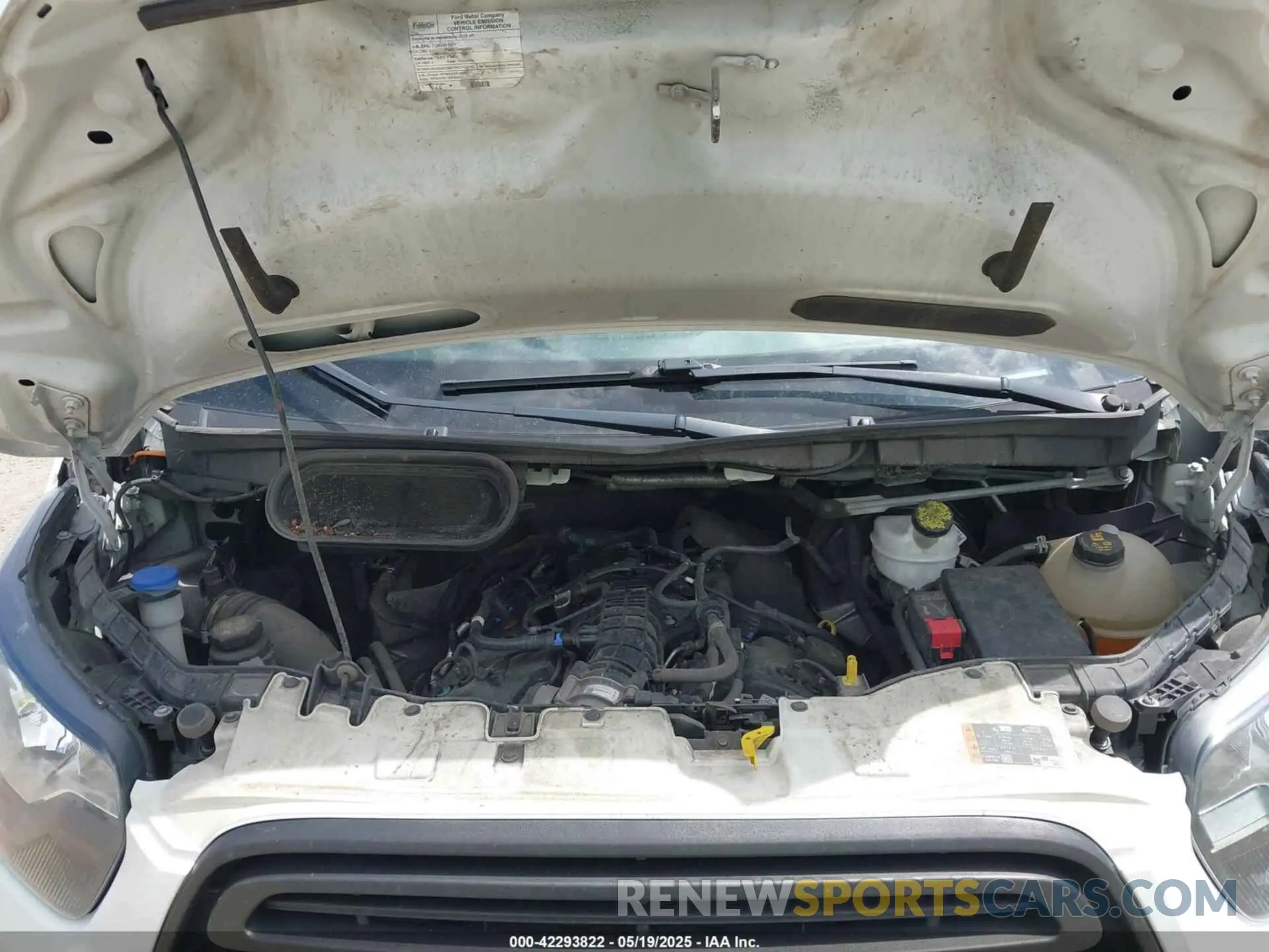 10 Photograph of a damaged car 1FTYR1YG3KKB67475 FORD TRANSIT-250 2019