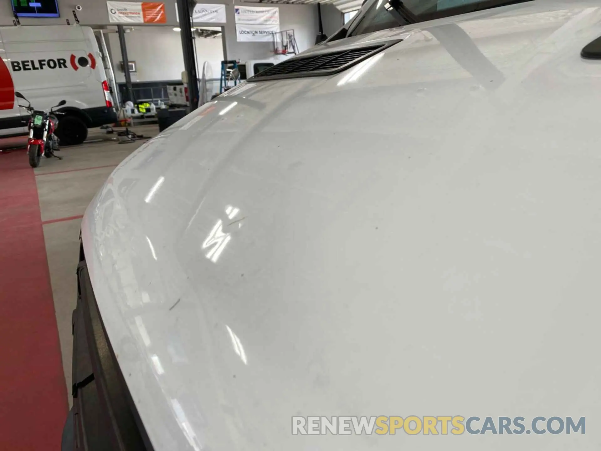 18 Photograph of a damaged car 1FTYR1YG5KKB80289 FORD TRANSIT-250 2019