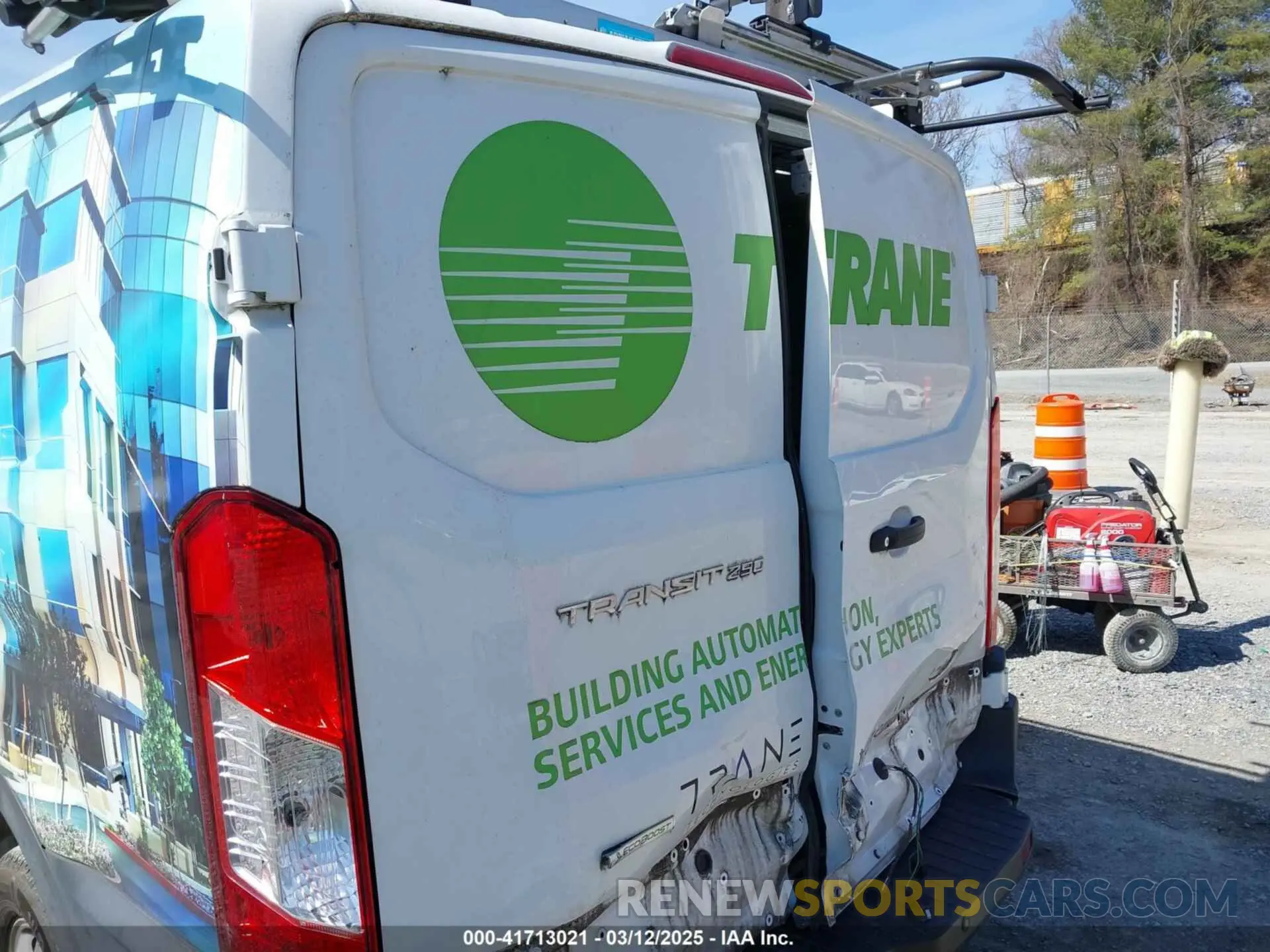 17 Photograph of a damaged car 1FTYR1YG6KKA40817 FORD TRANSIT-250 2019