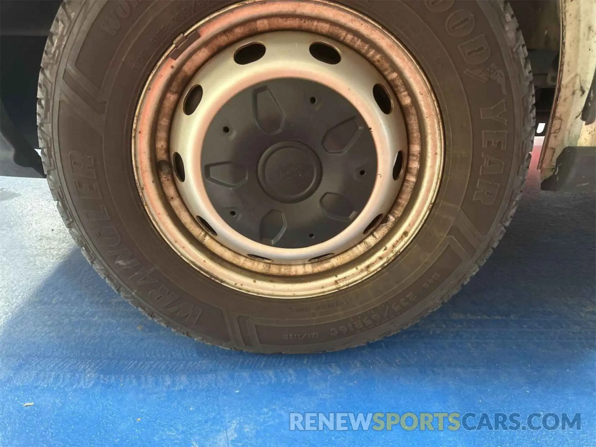 6 Photograph of a damaged car 1FTYR1YG6KKB26483 FORD TRANSIT-250 2019