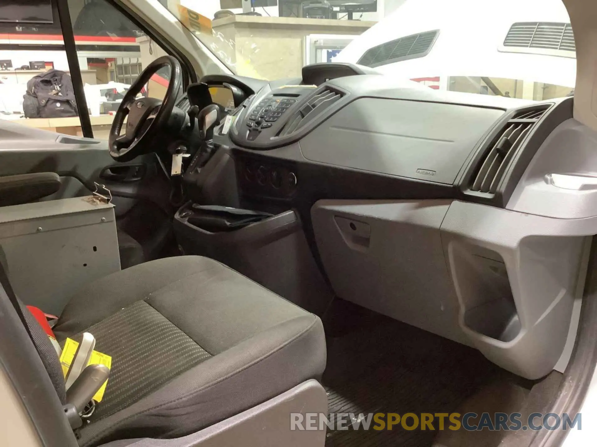 17 Photograph of a damaged car 1FTYR1YG6KKB57782 FORD TRANSIT-250 2019