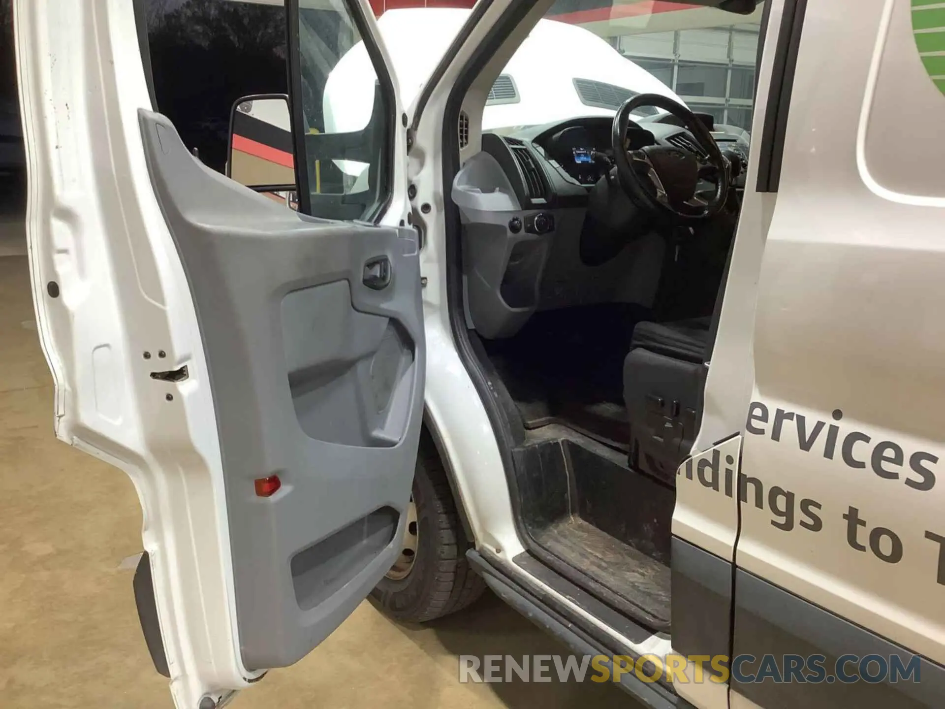 6 Photograph of a damaged car 1FTYR1YG6KKB57782 FORD TRANSIT-250 2019