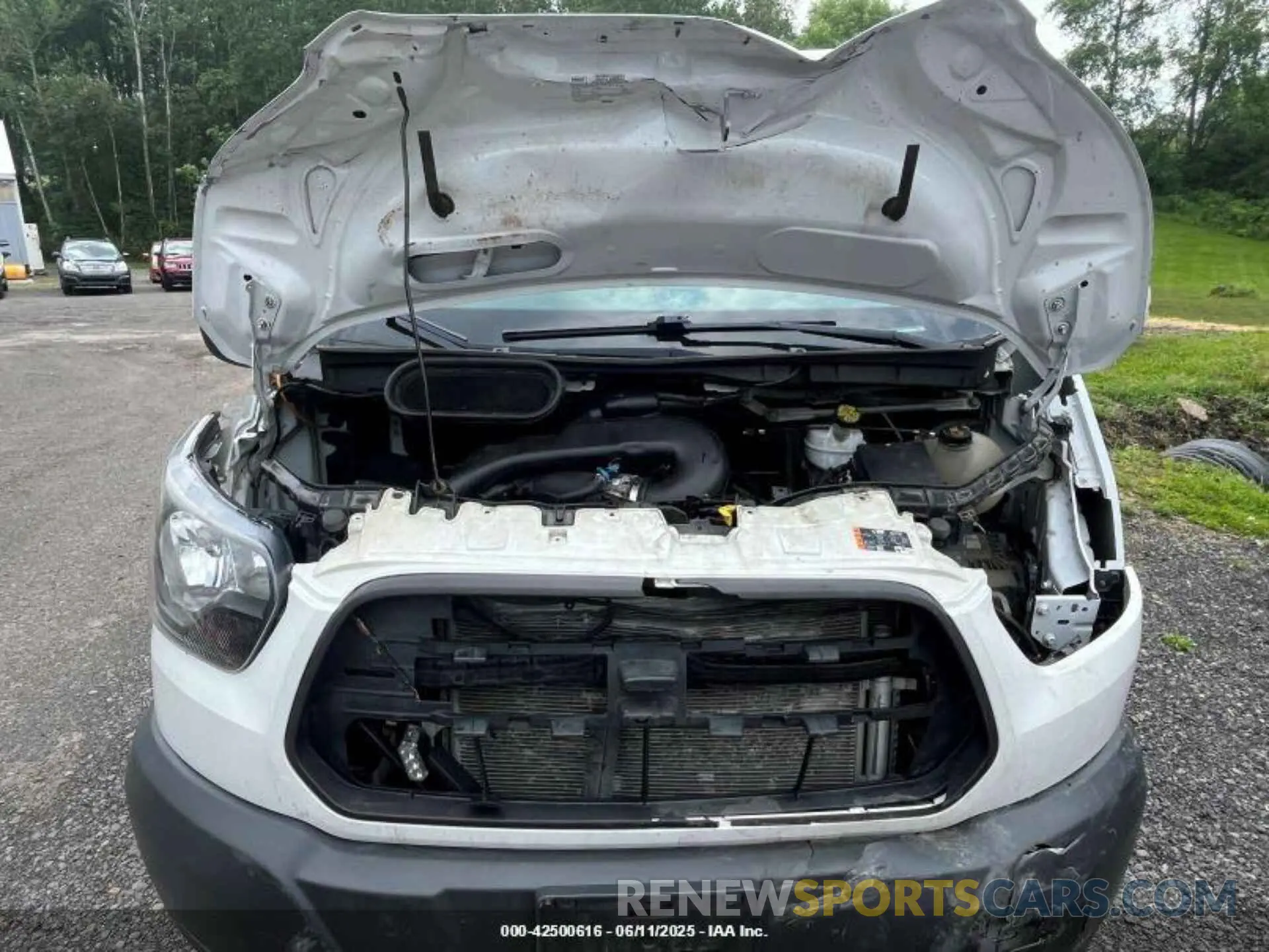 10 Photograph of a damaged car 1FTYR1YM0KKA55514 FORD TRANSIT-250 2019