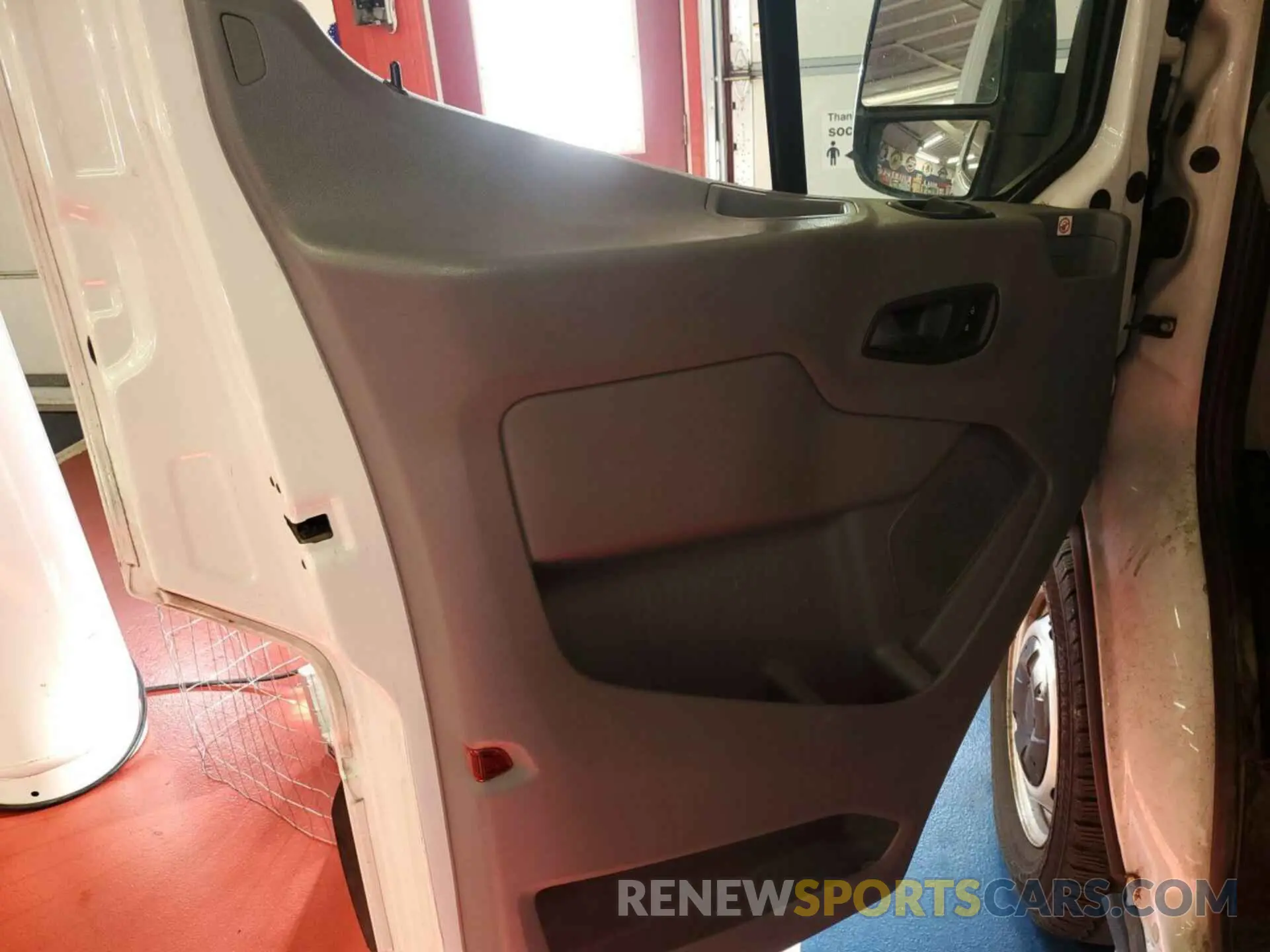 21 Photograph of a damaged car 1FTYR1YM0KKB87849 FORD TRANSIT-250 2019