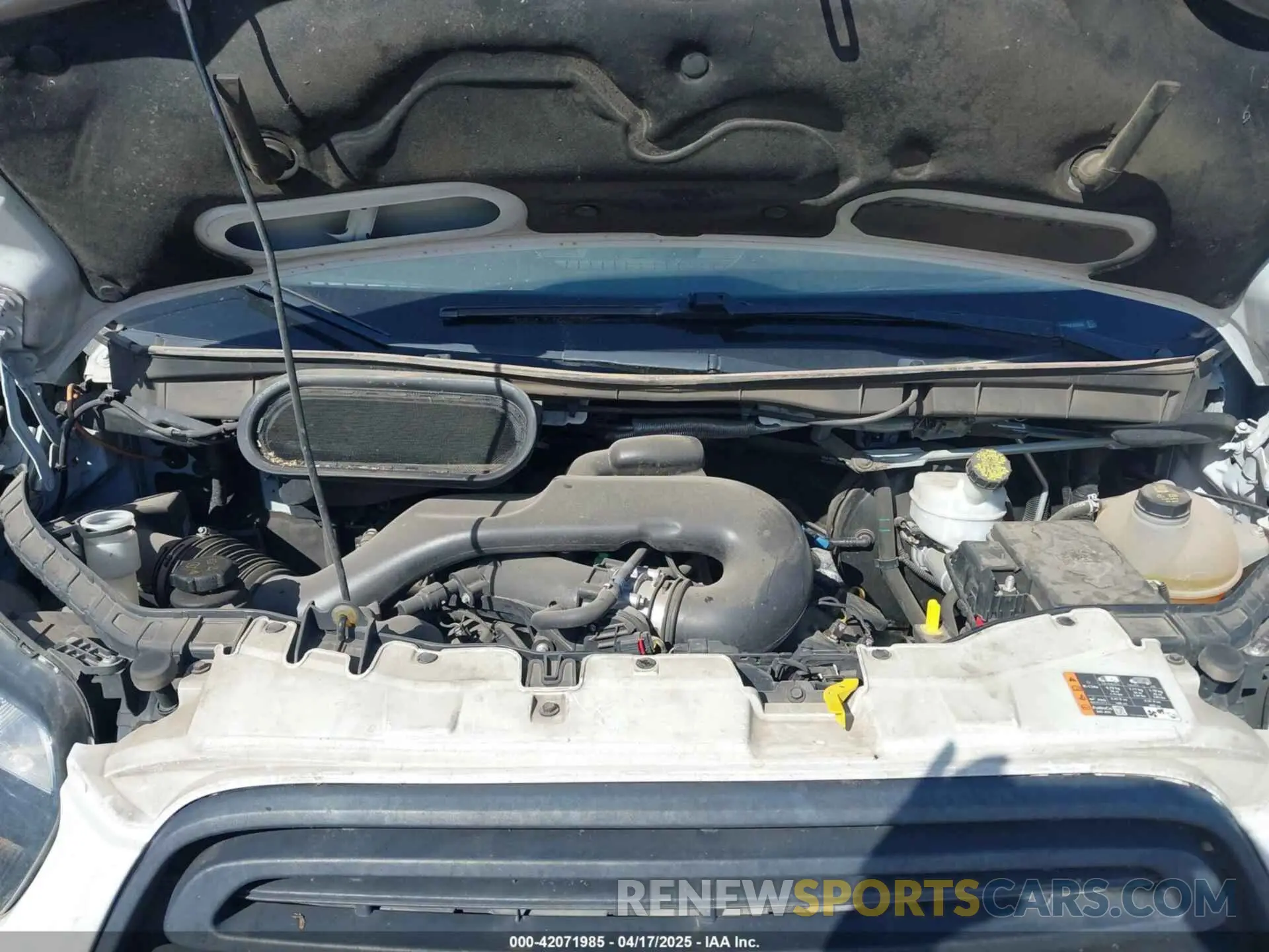 10 Photograph of a damaged car 1FTYR1YM2KKA26600 FORD TRANSIT-250 2019