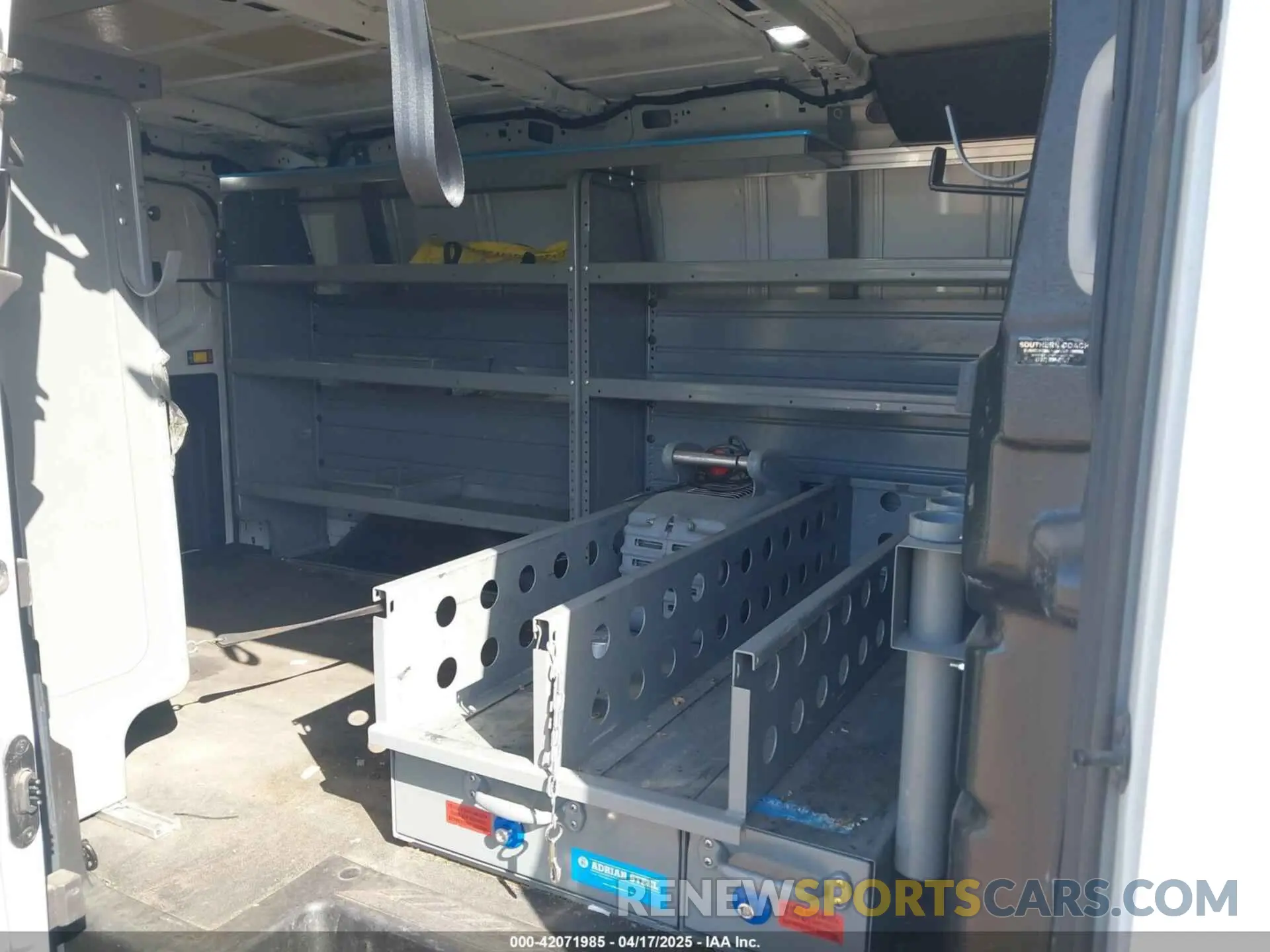 8 Photograph of a damaged car 1FTYR1YM2KKA26600 FORD TRANSIT-250 2019