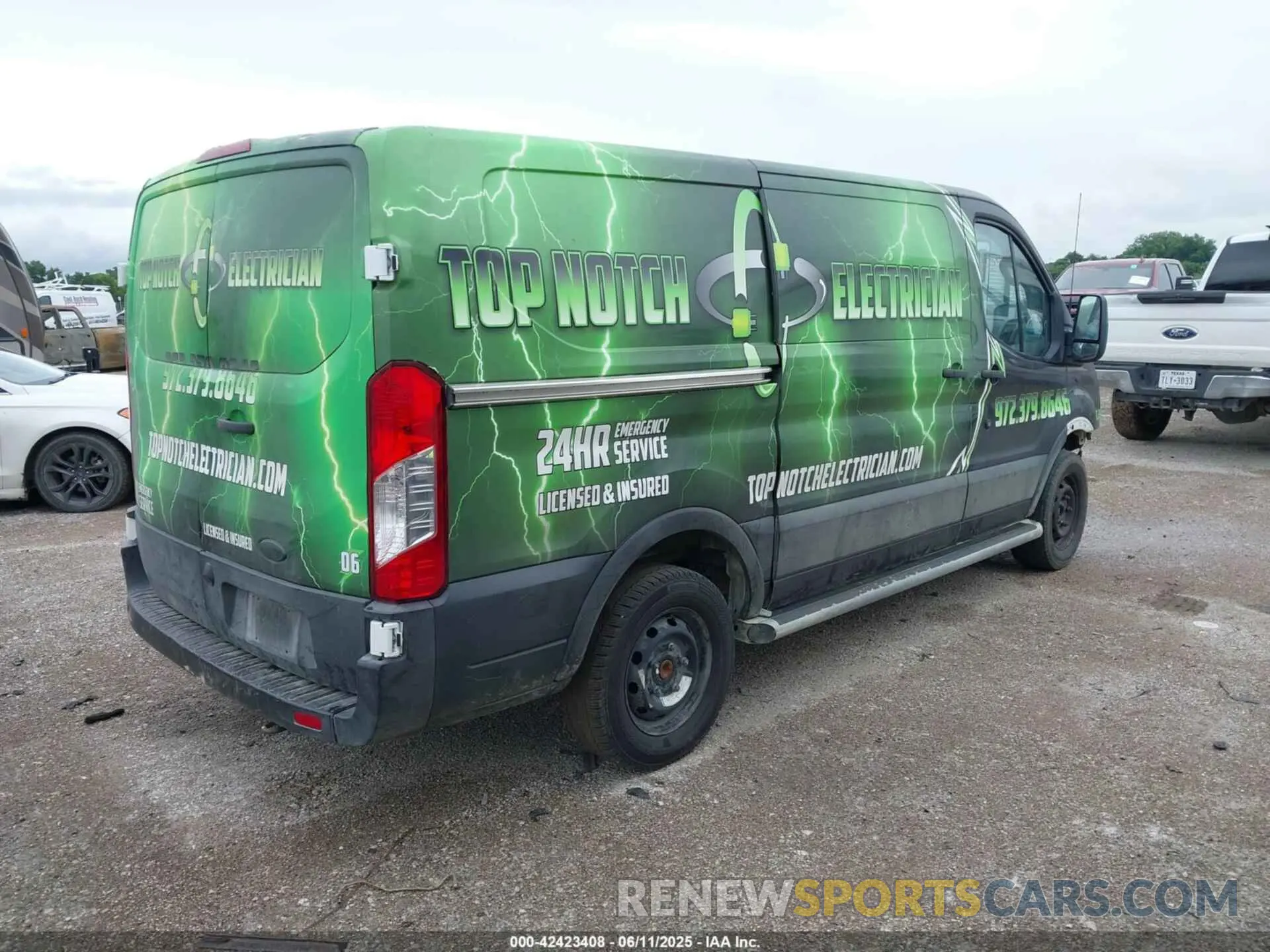 4 Photograph of a damaged car 1FTYR1YM5KKB01872 FORD TRANSIT-250 2019