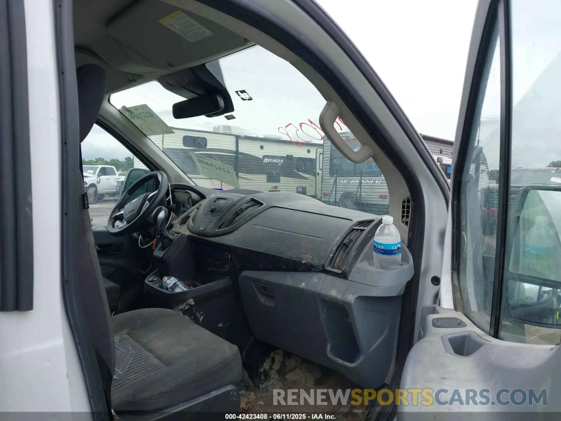 5 Photograph of a damaged car 1FTYR1YM5KKB01872 FORD TRANSIT-250 2019
