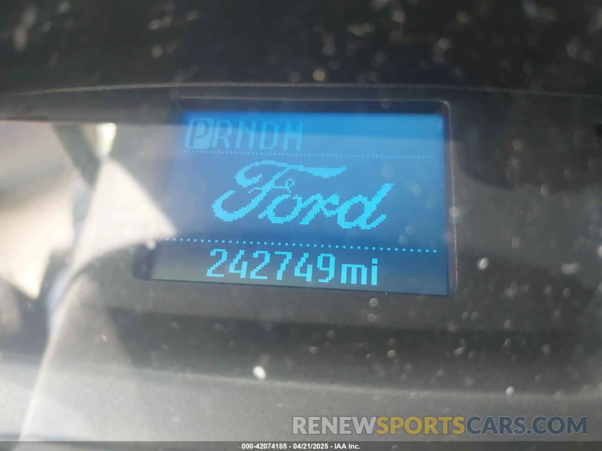 15 Photograph of a damaged car 1FTYR1YM5KKB09311 FORD TRANSIT-250 2019