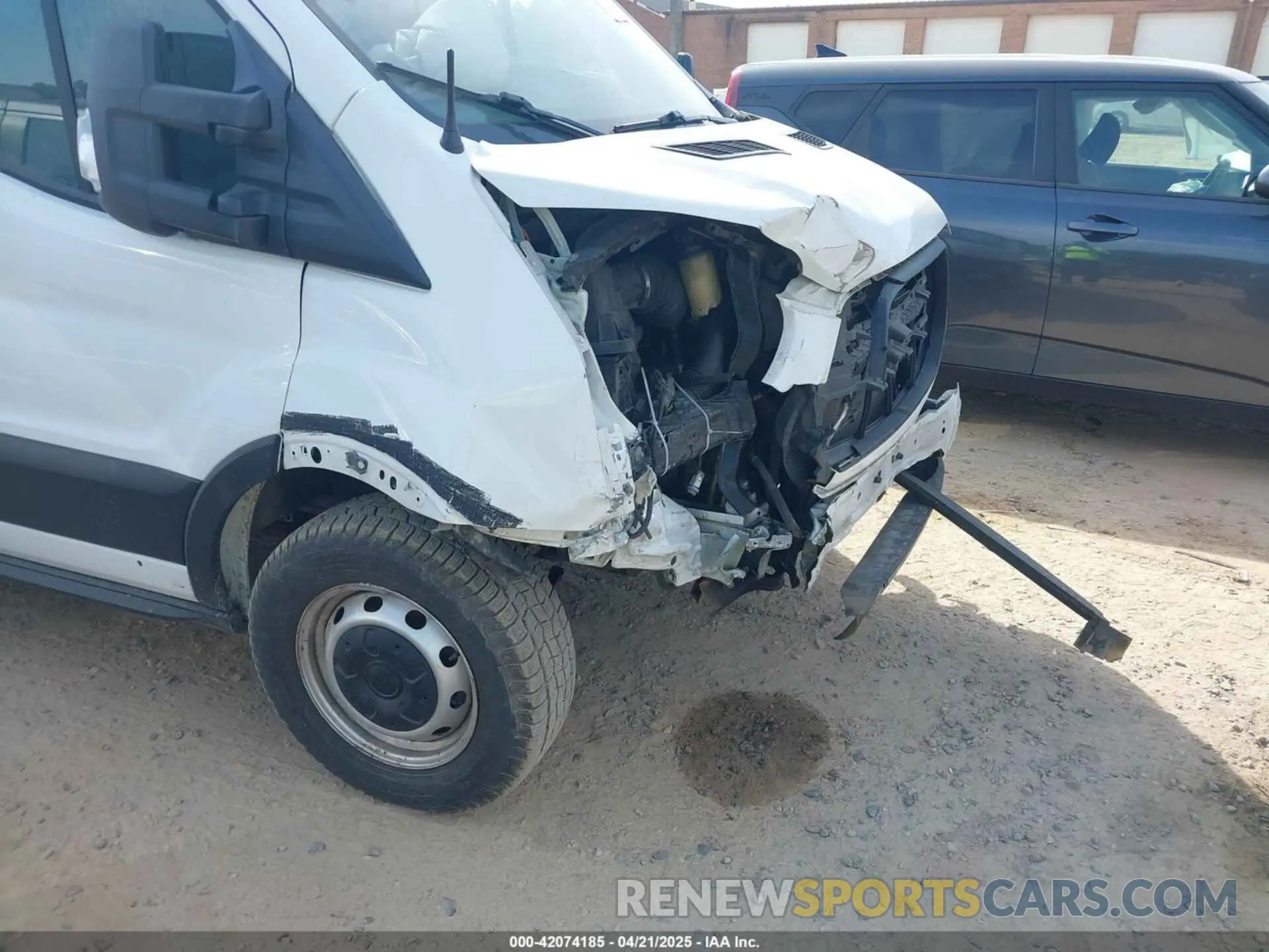 6 Photograph of a damaged car 1FTYR1YM5KKB09311 FORD TRANSIT-250 2019
