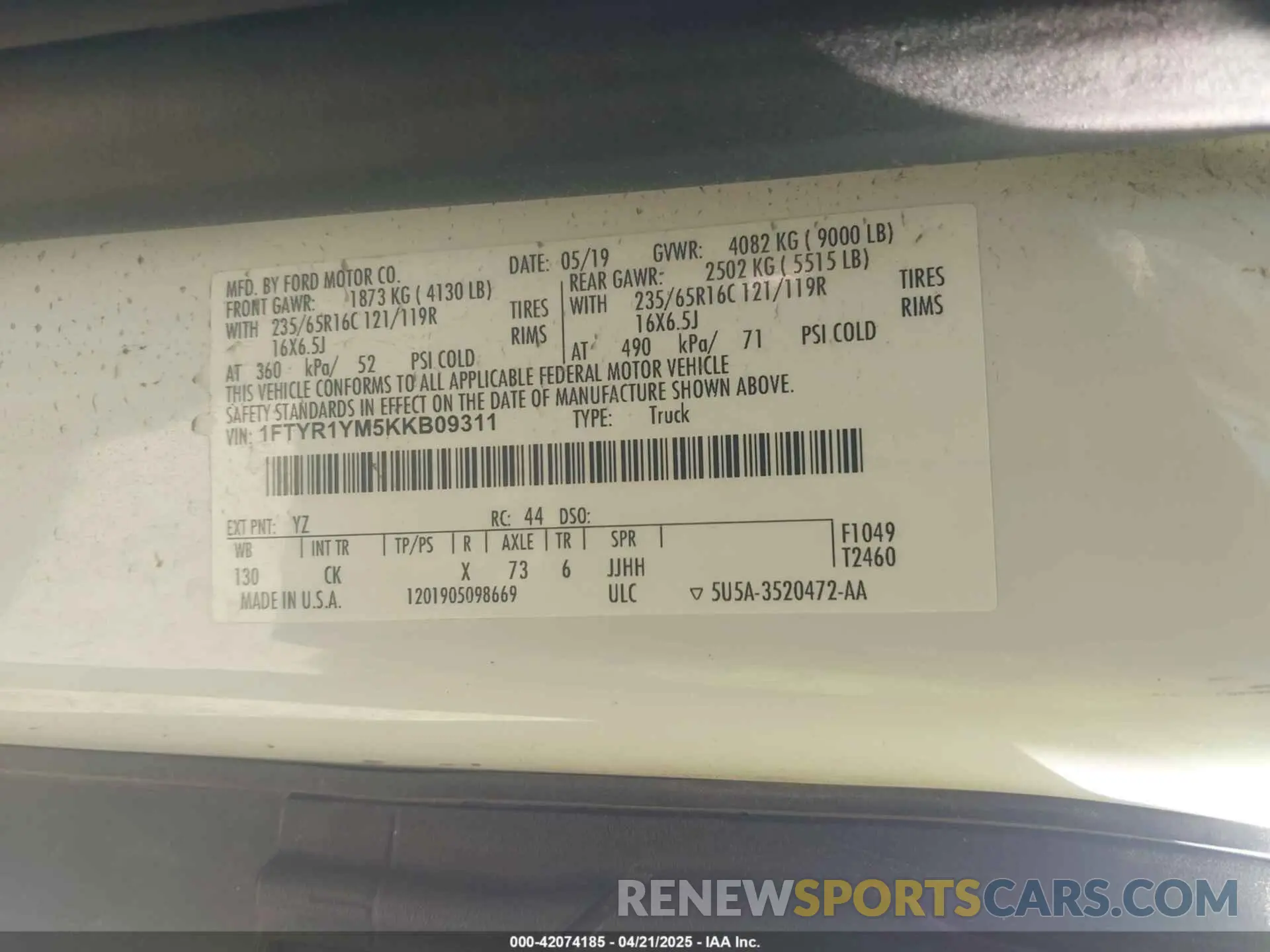 9 Photograph of a damaged car 1FTYR1YM5KKB09311 FORD TRANSIT-250 2019