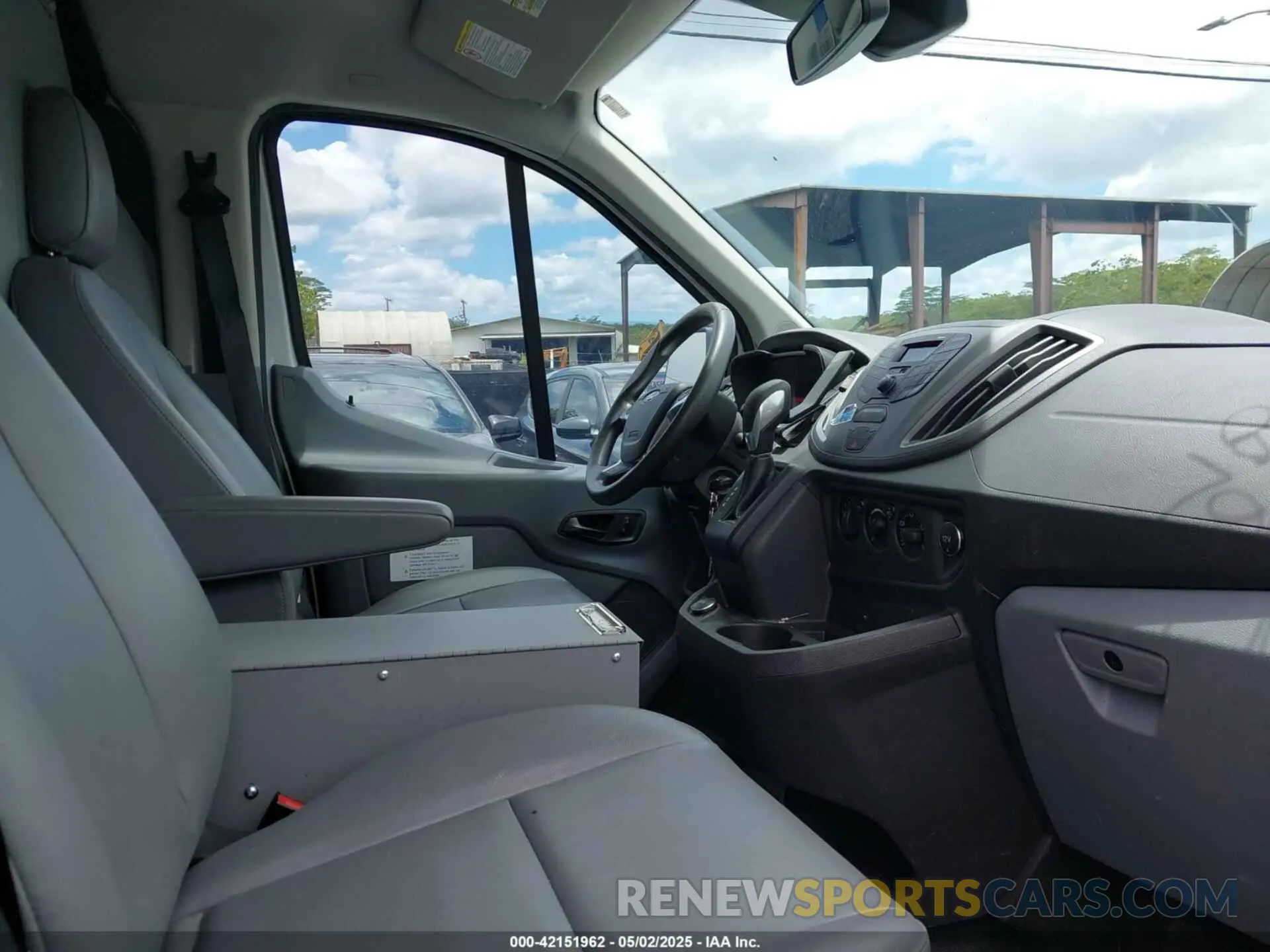5 Photograph of a damaged car 1FTYR1YM6KKB87869 FORD TRANSIT-250 2019