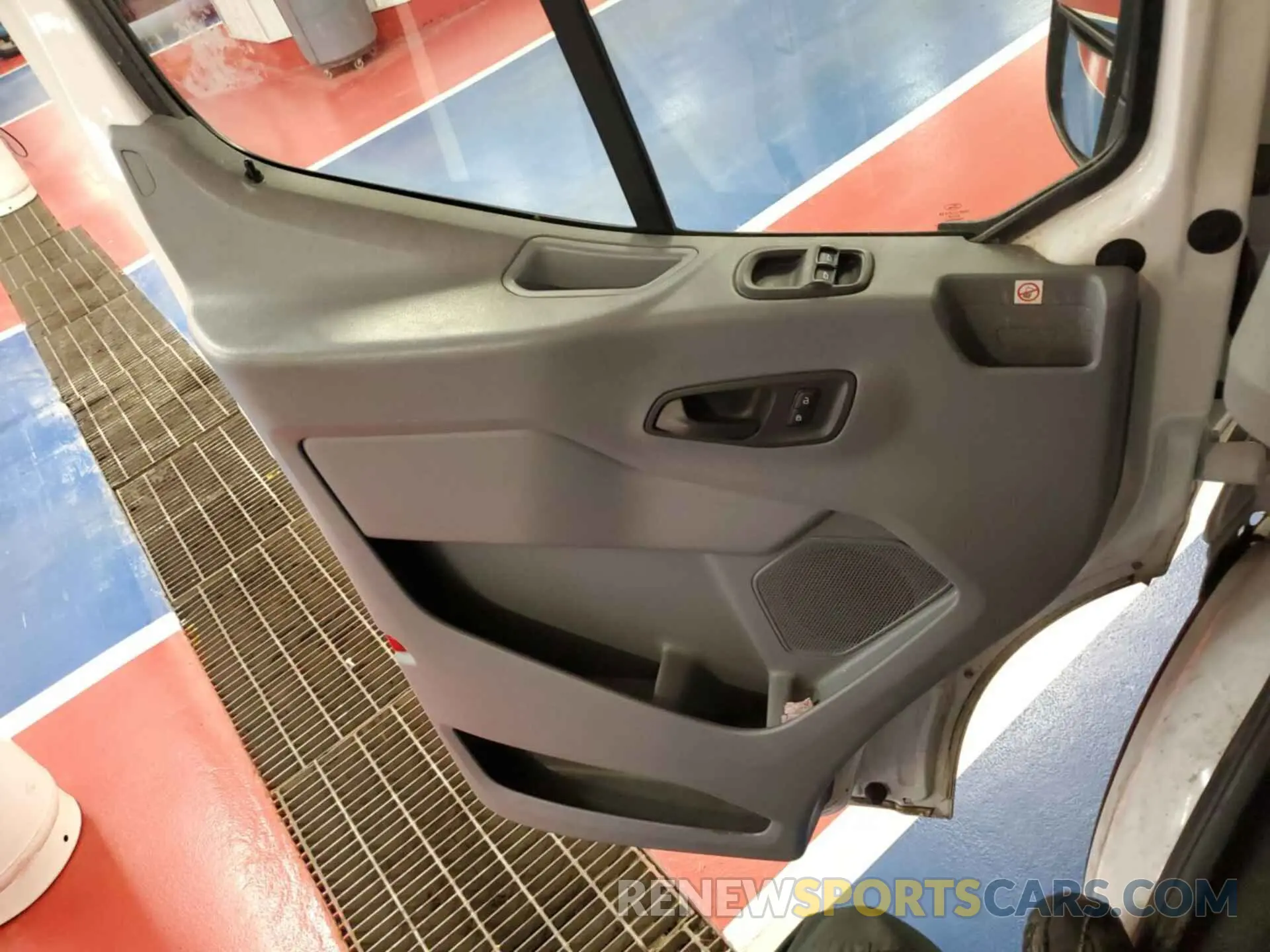 13 Photograph of a damaged car 1FTYR1YM7KKB87847 FORD TRANSIT-250 2019