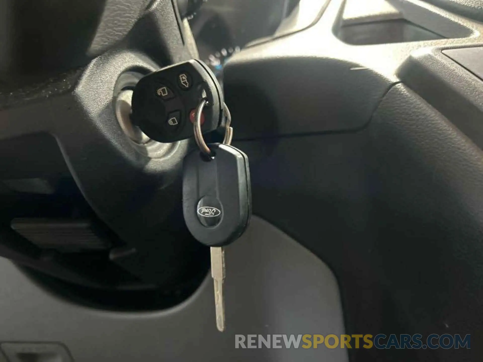 18 Photograph of a damaged car 1FTYR1YM8KKB87839 FORD TRANSIT-250 2019